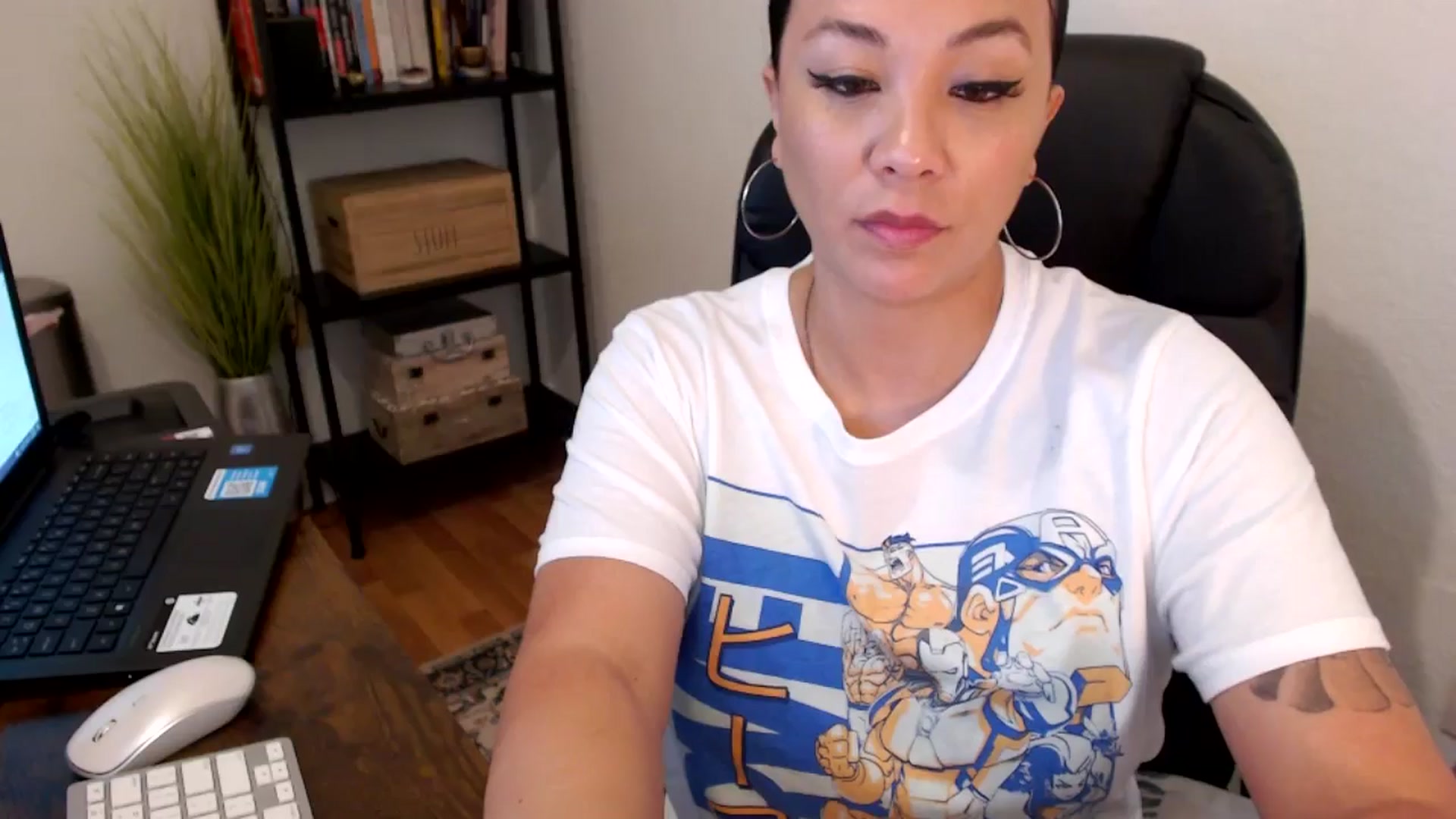Gallery image thumbnail from MickaylaMoon's myfreecams stream on, 08/05/2024, 19:08 image 18 of 20