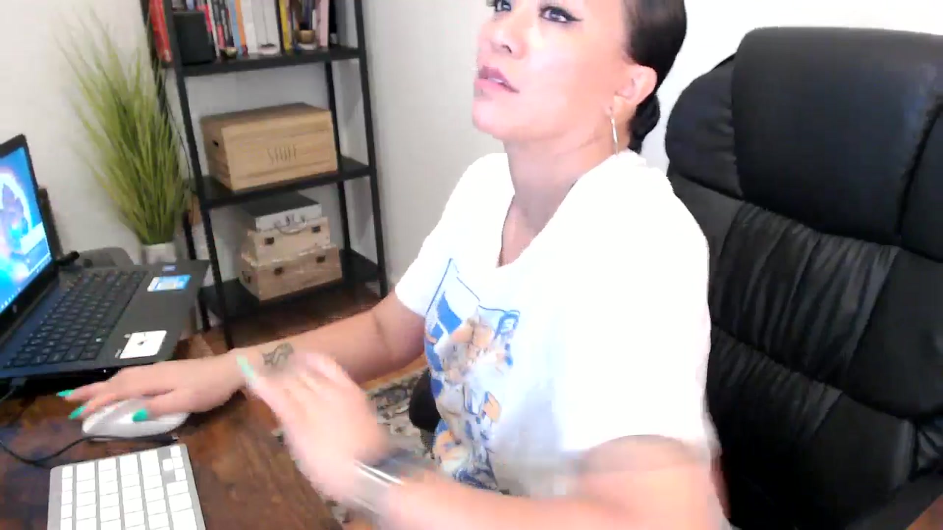 Gallery image thumbnail from MickaylaMoon's myfreecams stream on, 08/05/2024, 19:08 image 7 of 20