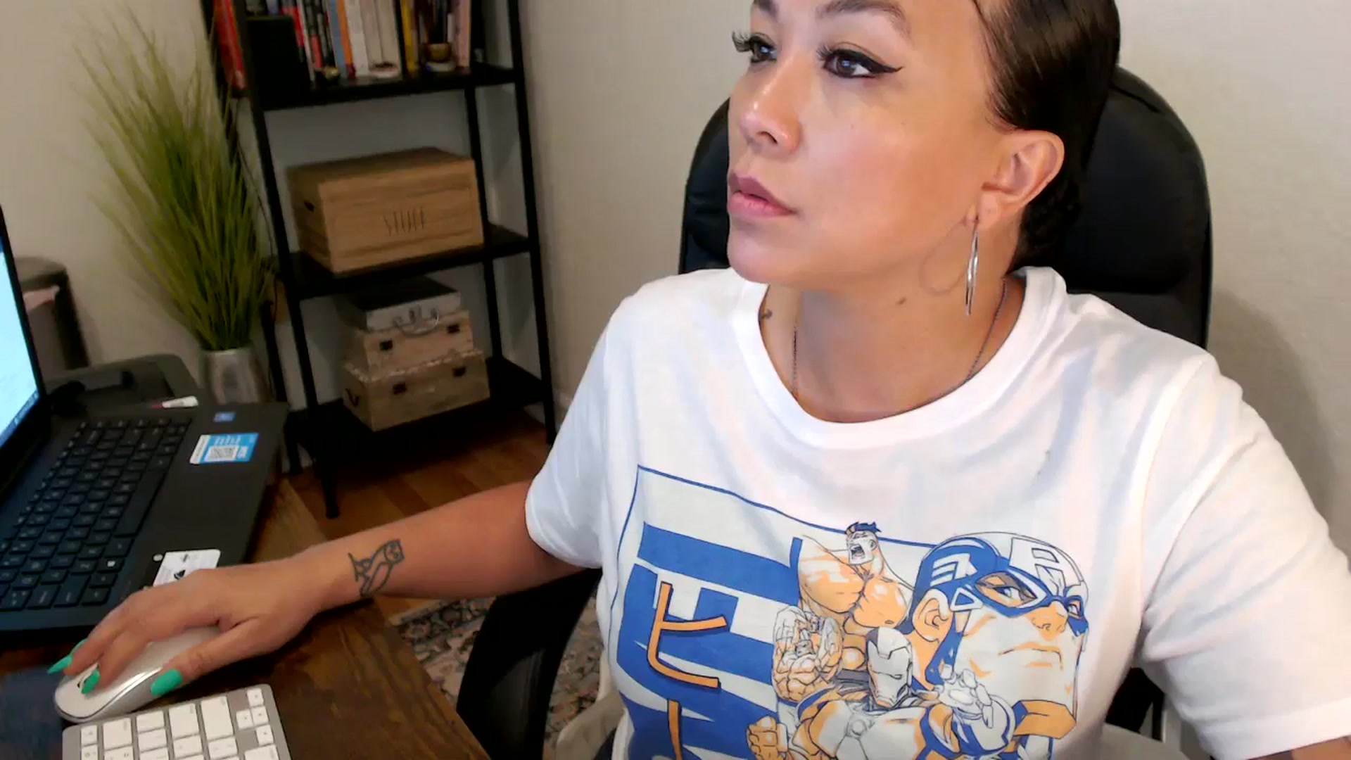 Gallery image thumbnail from MickaylaMoon's myfreecams stream on, 08/05/2024, 19:08 image 17 of 20