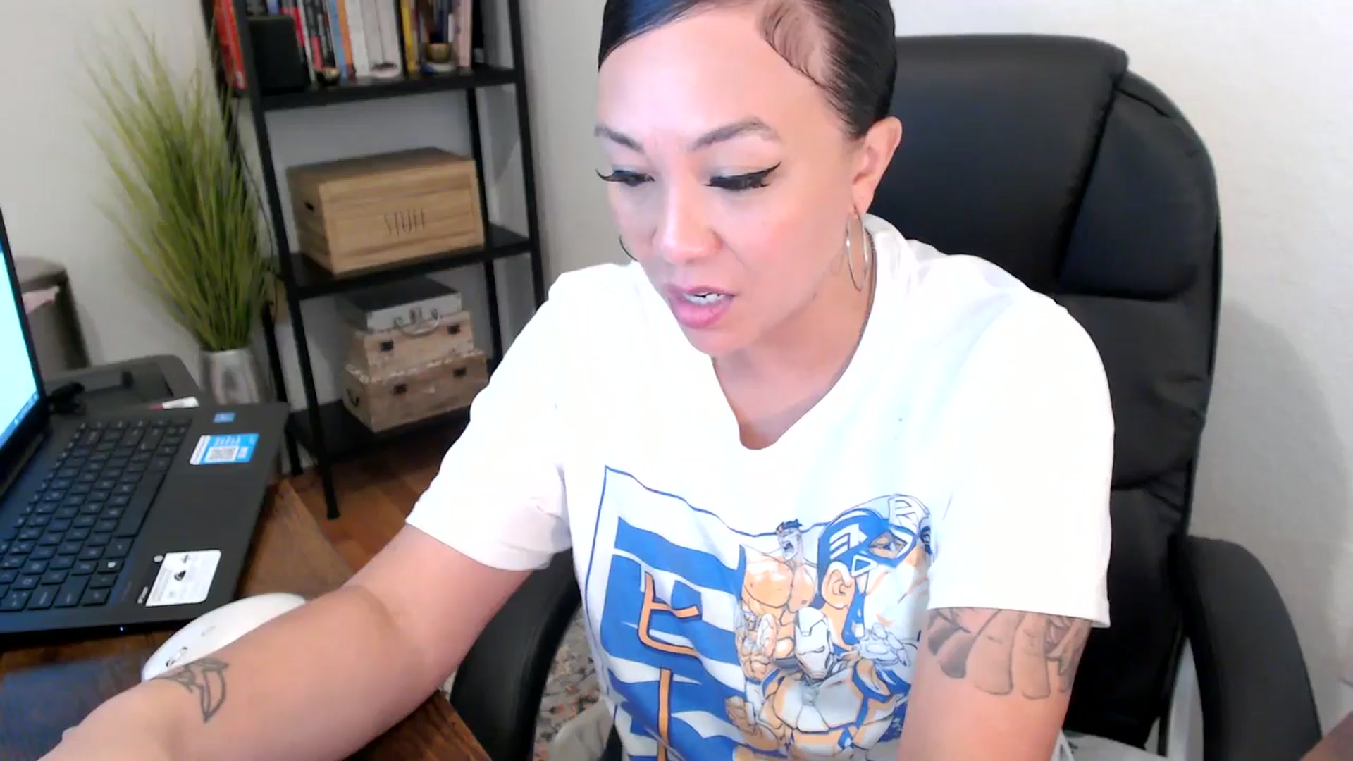 Gallery image thumbnail from MickaylaMoon's myfreecams stream on, 08/05/2024, 19:28 image 10 of 20