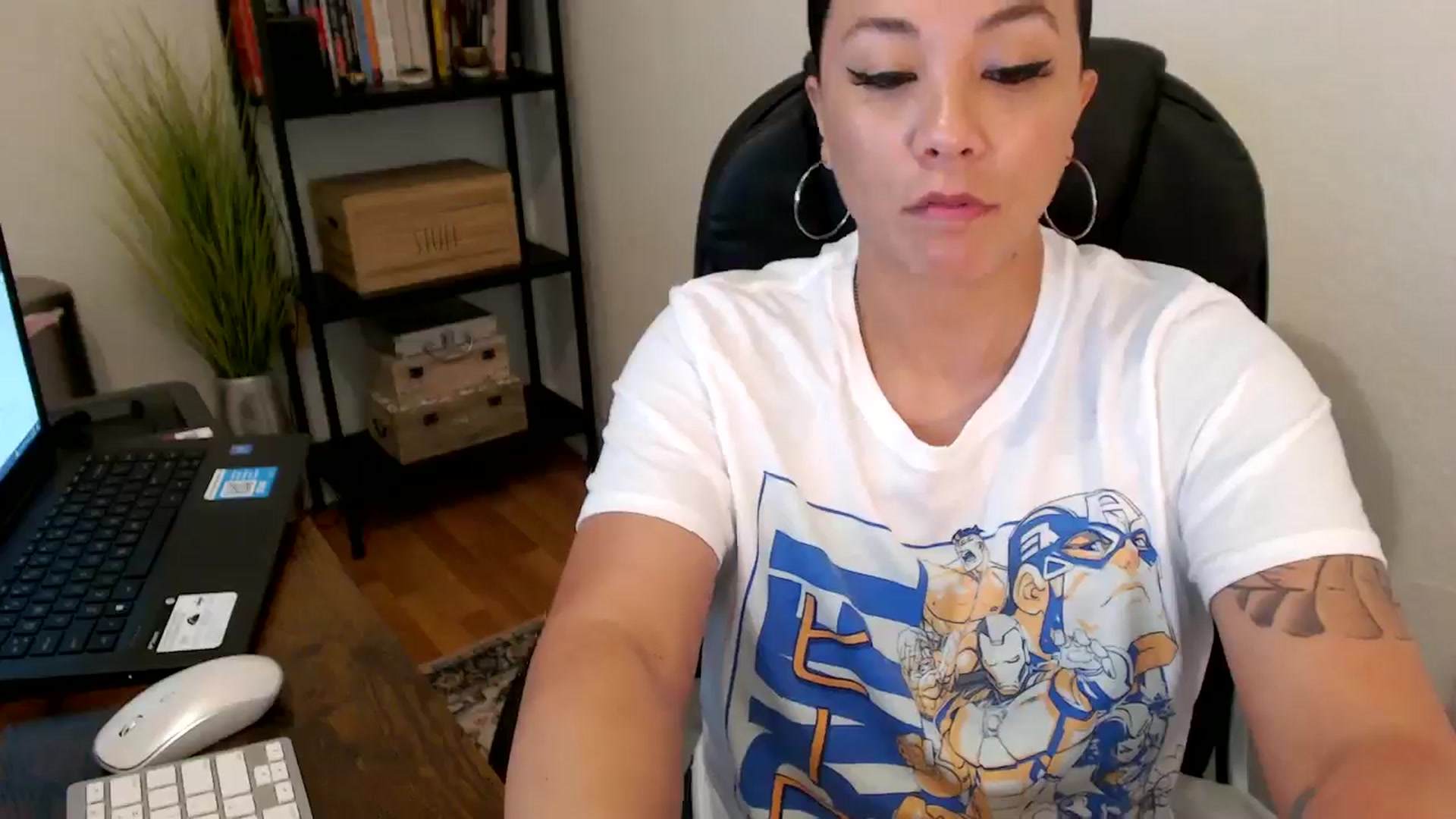 Gallery image thumbnail from MickaylaMoon's myfreecams stream on, 08/05/2024, 19:28 image 7 of 20