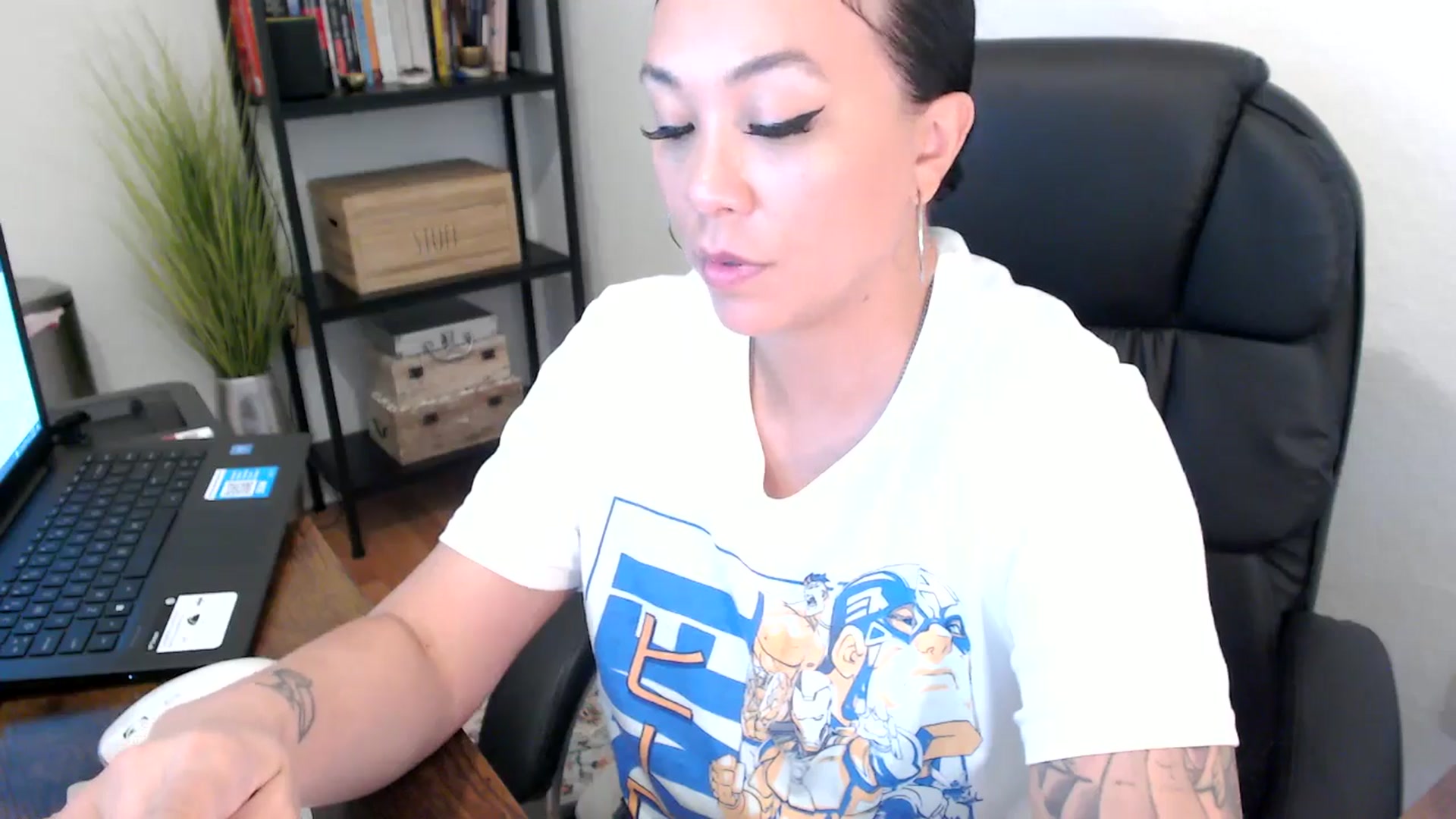 Gallery image thumbnail from MickaylaMoon's myfreecams stream on, 08/05/2024, 19:28 image 4 of 20