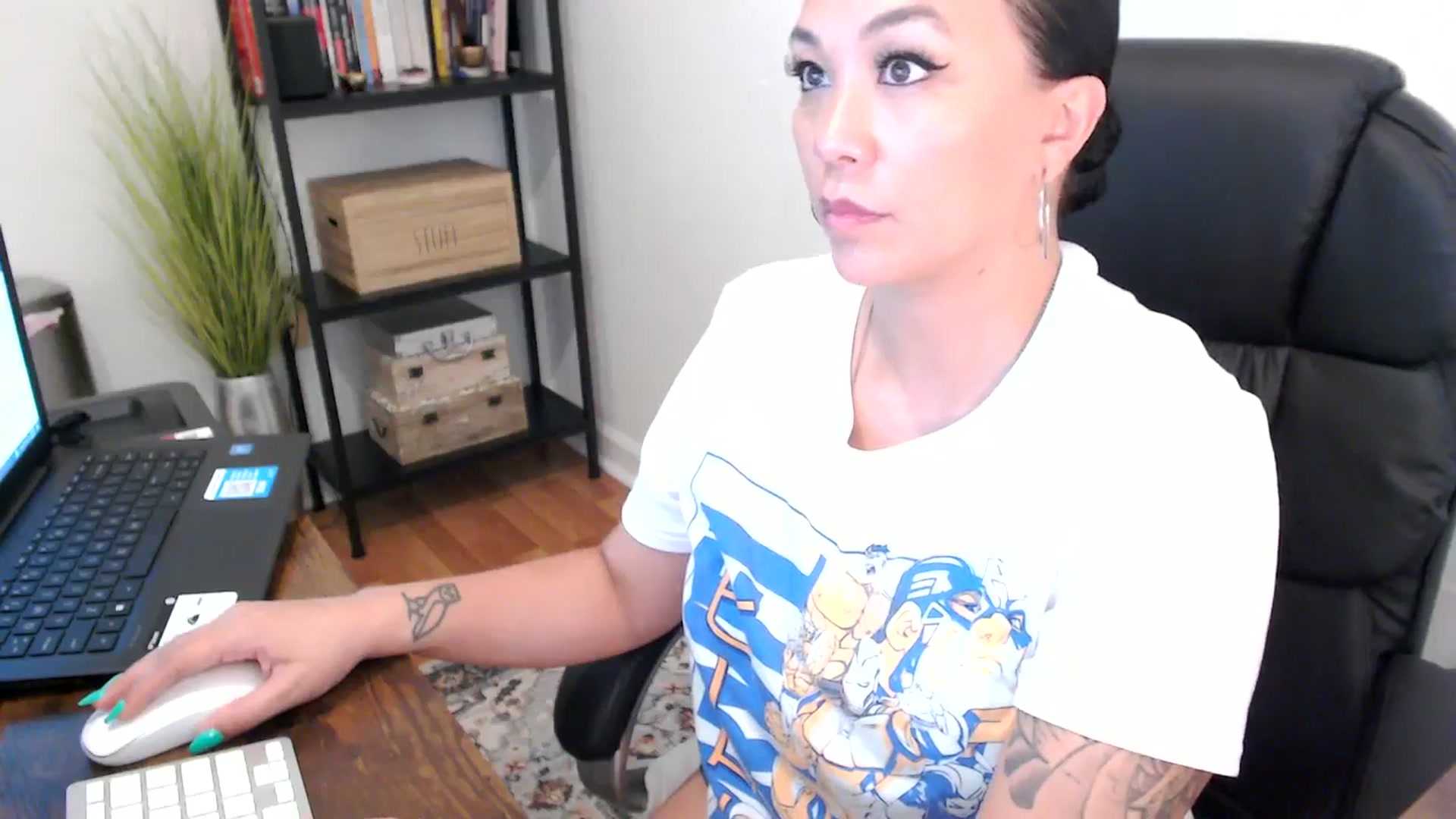 Gallery image thumbnail from MickaylaMoon's myfreecams stream on, 08/05/2024, 19:28 image 18 of 20