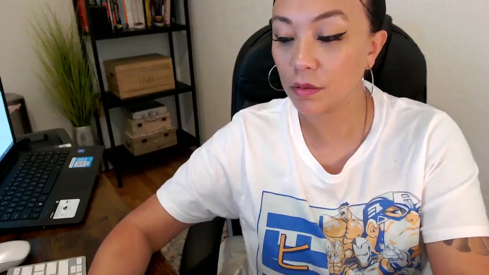 Gallery image thumbnail from MickaylaMoon's myfreecams stream on, 08/05/2024, 20:18 image 2 of 20
