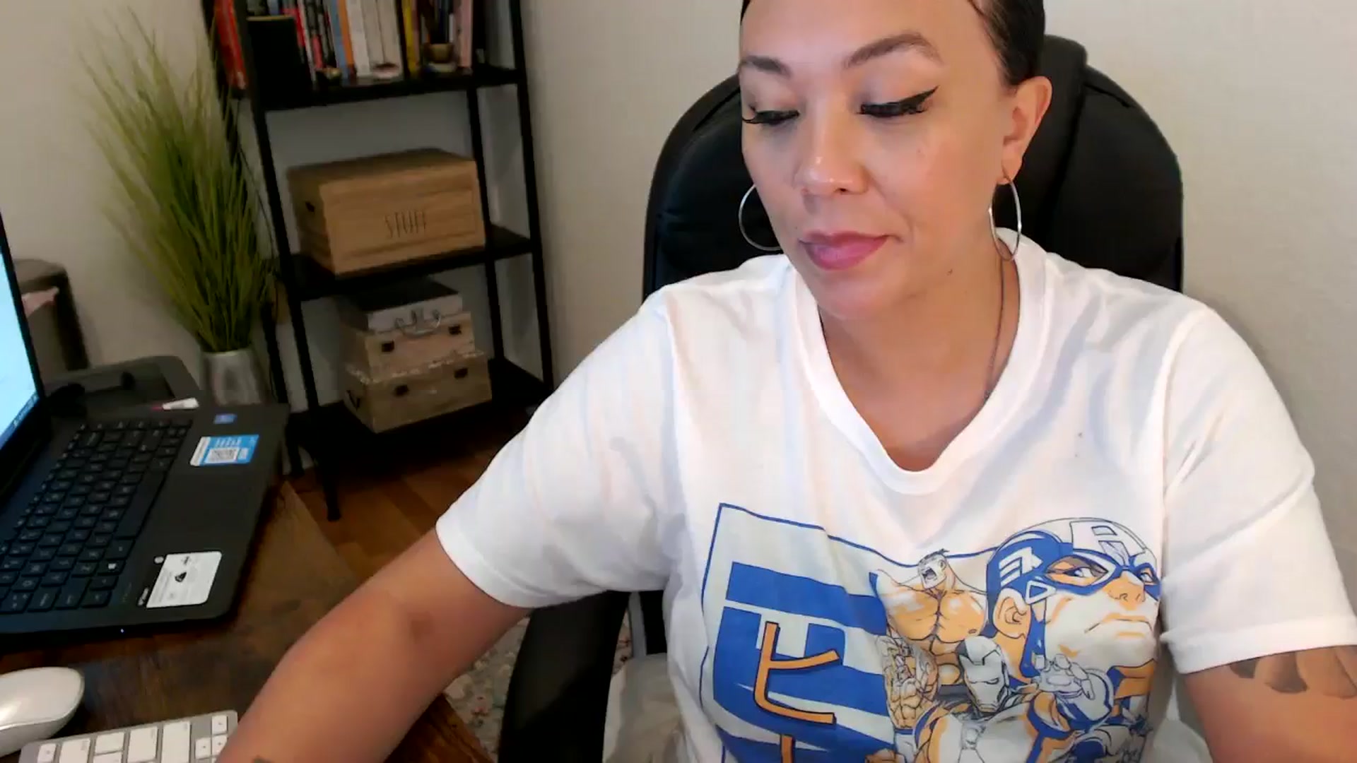 Gallery image thumbnail from MickaylaMoon's myfreecams stream on, 08/05/2024, 20:18 image 1 of 20