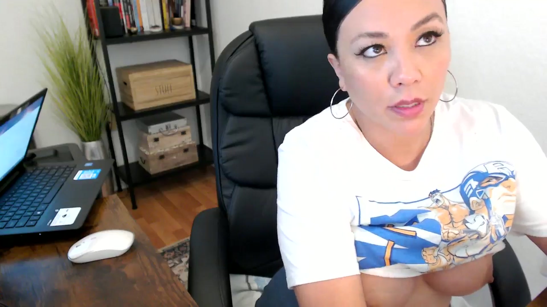 Gallery image thumbnail from MickaylaMoon's myfreecams stream on, 08/05/2024, 21:09 image 14 of 20