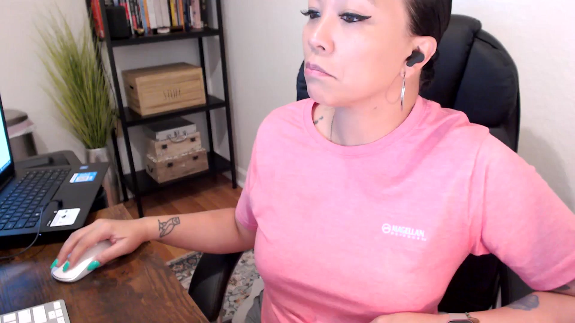 Gallery image thumbnail from MickaylaMoon's myfreecams stream on, 08/06/2024, 14:01 image 18 of 20