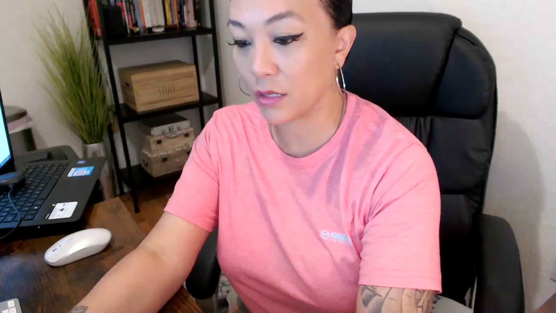 Gallery image thumbnail from MickaylaMoon's myfreecams stream on, 08/06/2024, 14:01 image 4 of 20