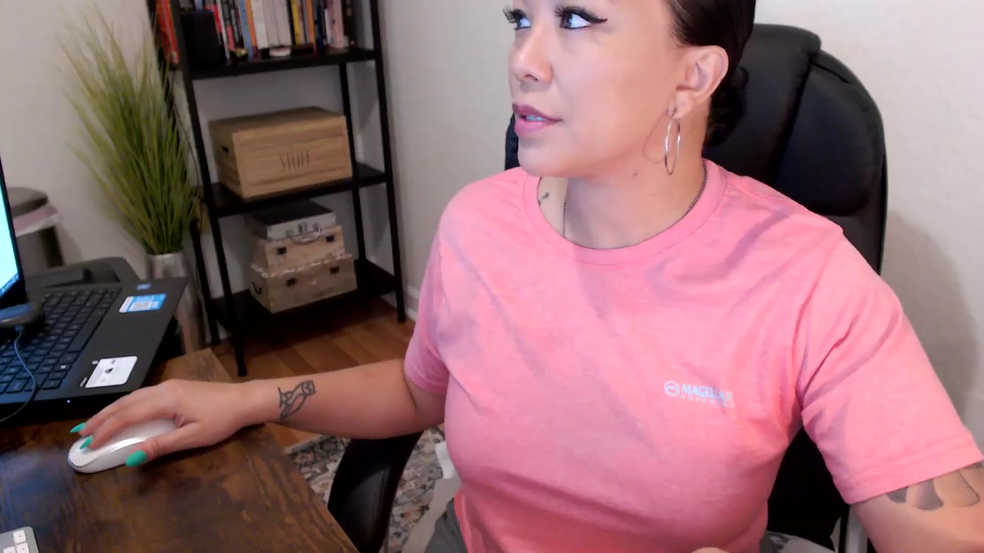 Gallery image thumbnail from MickaylaMoon's myfreecams stream on, 08/06/2024, 14:01 image 2 of 20