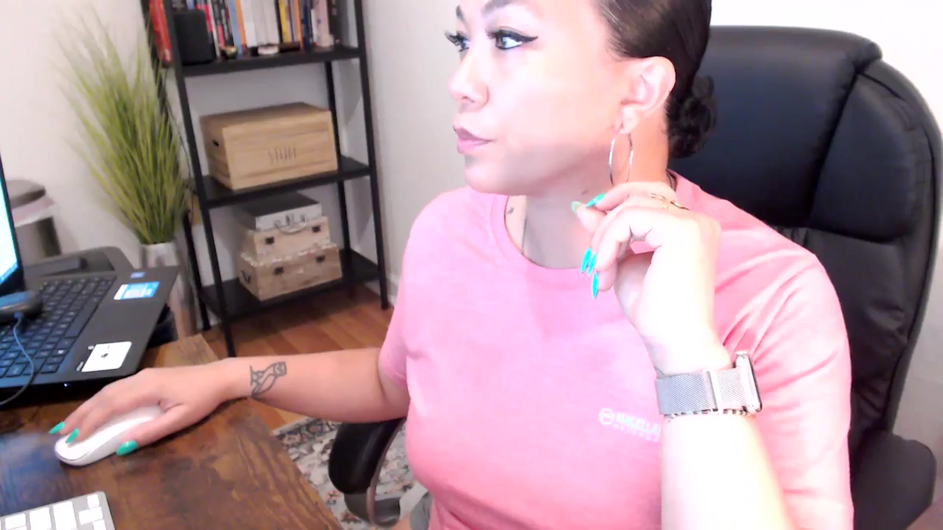 Gallery image thumbnail from MickaylaMoon's myfreecams stream on, 08/06/2024, 14:01 image 16 of 20
