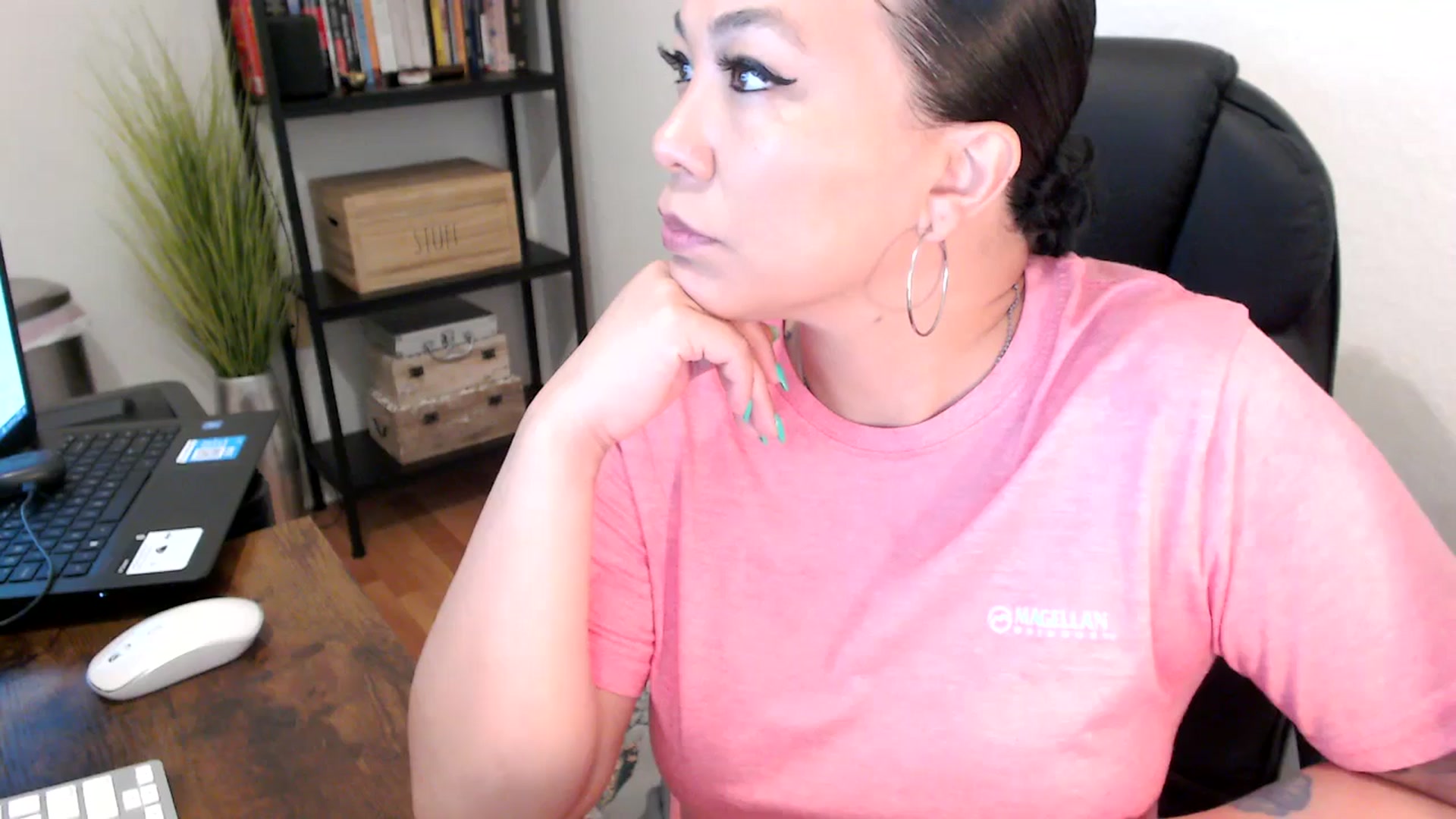 Gallery image thumbnail from MickaylaMoon's myfreecams stream on, 08/06/2024, 14:01 image 17 of 20