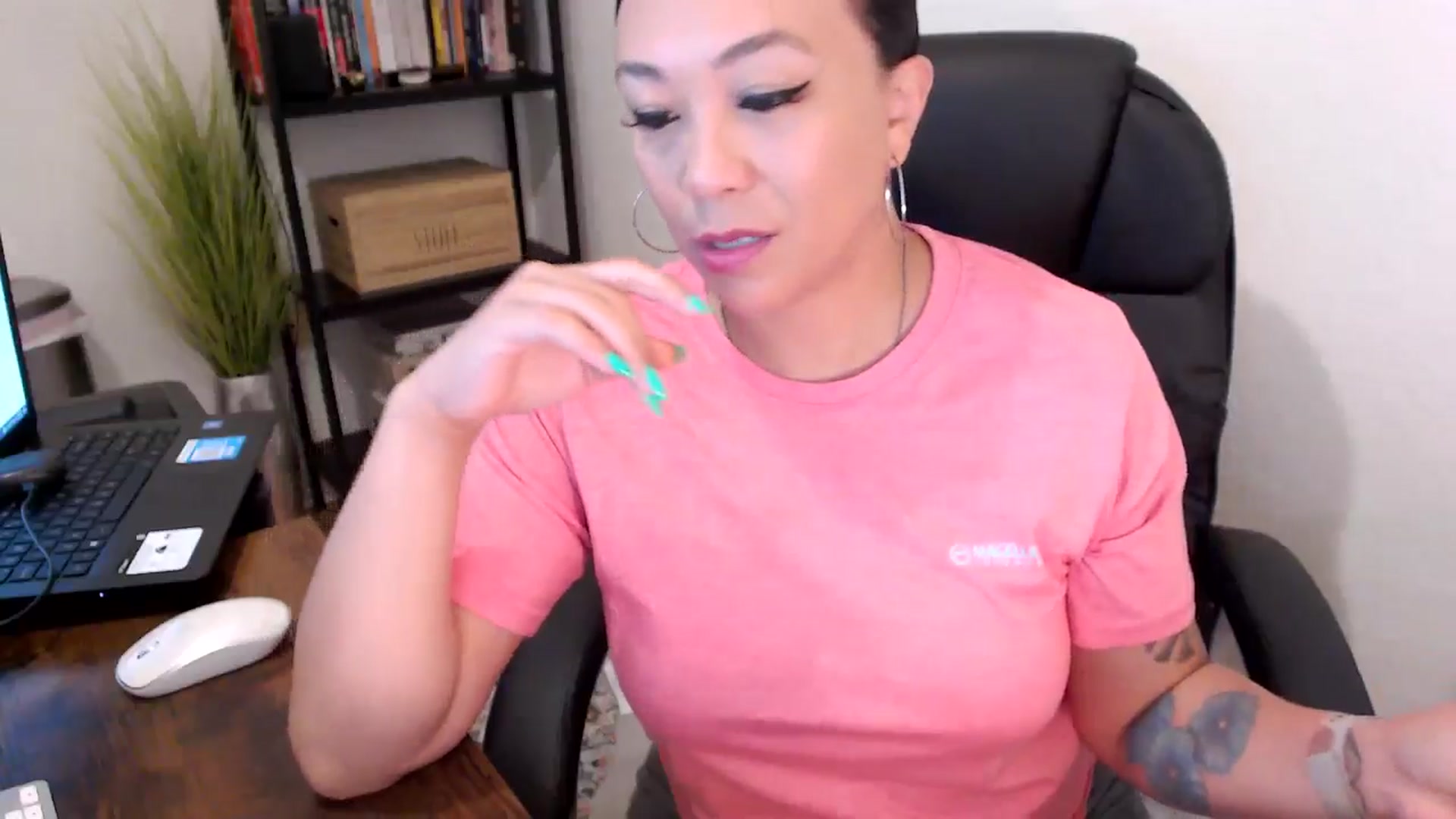 Gallery image thumbnail from MickaylaMoon's myfreecams stream on, 08/06/2024, 14:01 image 6 of 20
