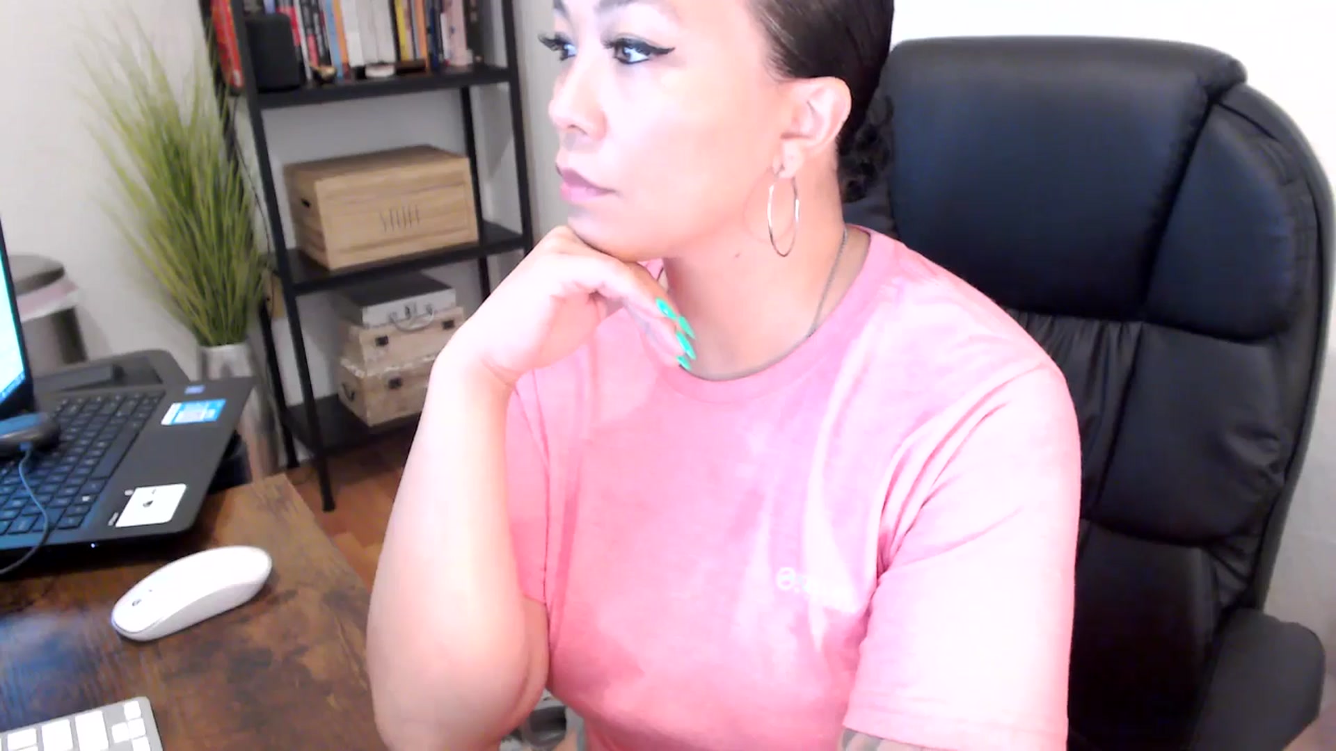 Gallery image thumbnail from MickaylaMoon's myfreecams stream on, 08/06/2024, 14:01 image 15 of 20
