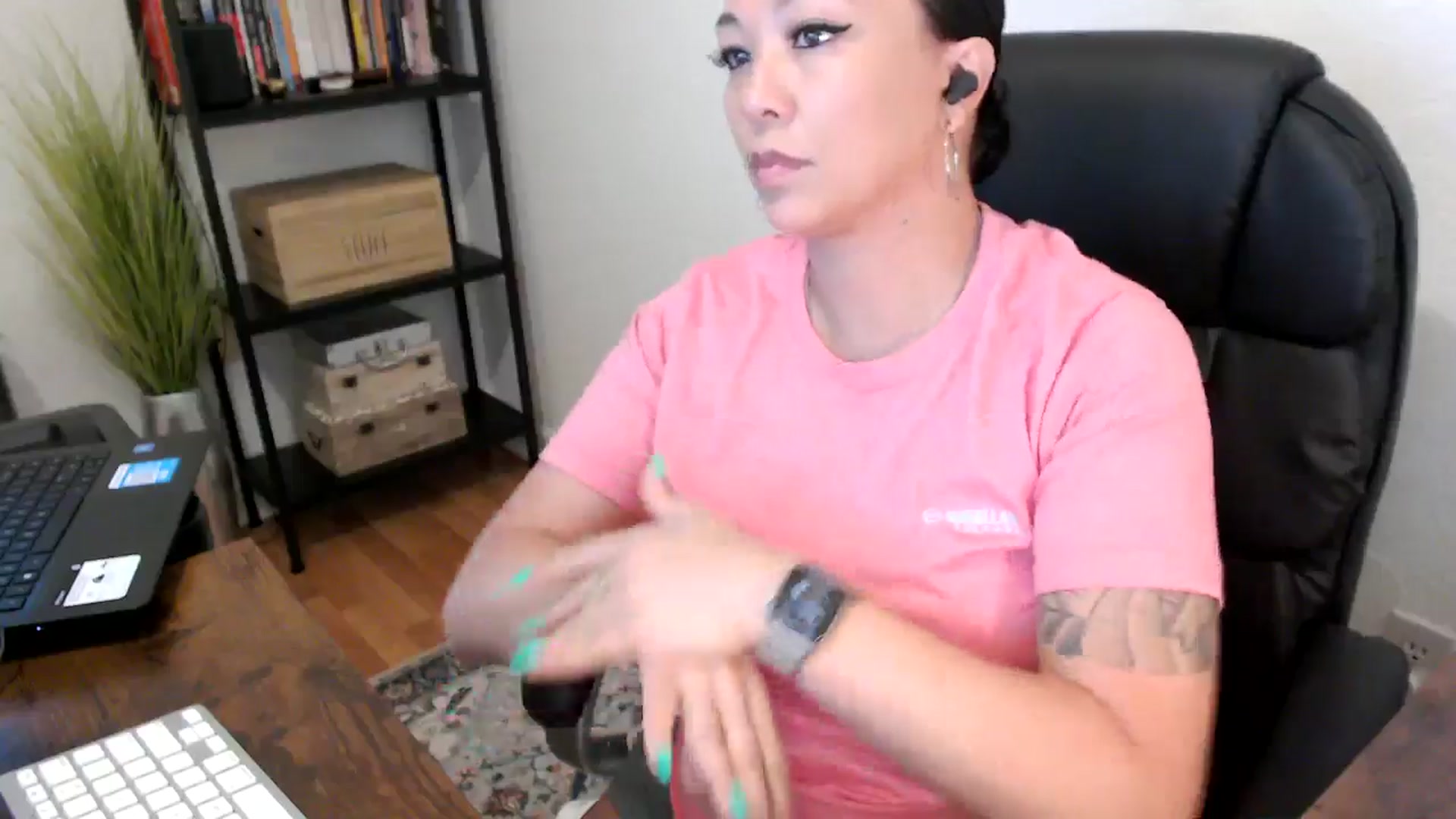 Gallery image thumbnail from MickaylaMoon's myfreecams stream on, 08/06/2024, 14:41 image 9 of 20