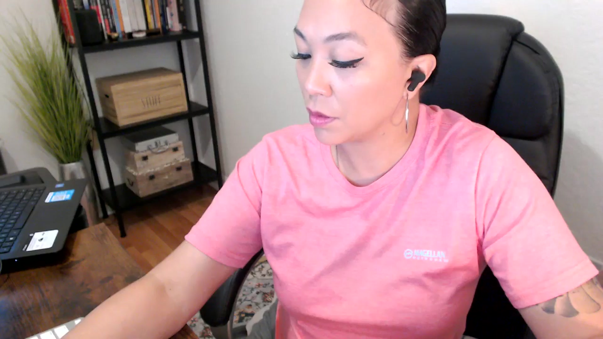 Gallery image thumbnail from MickaylaMoon's myfreecams stream on, 08/06/2024, 14:41 image 18 of 20