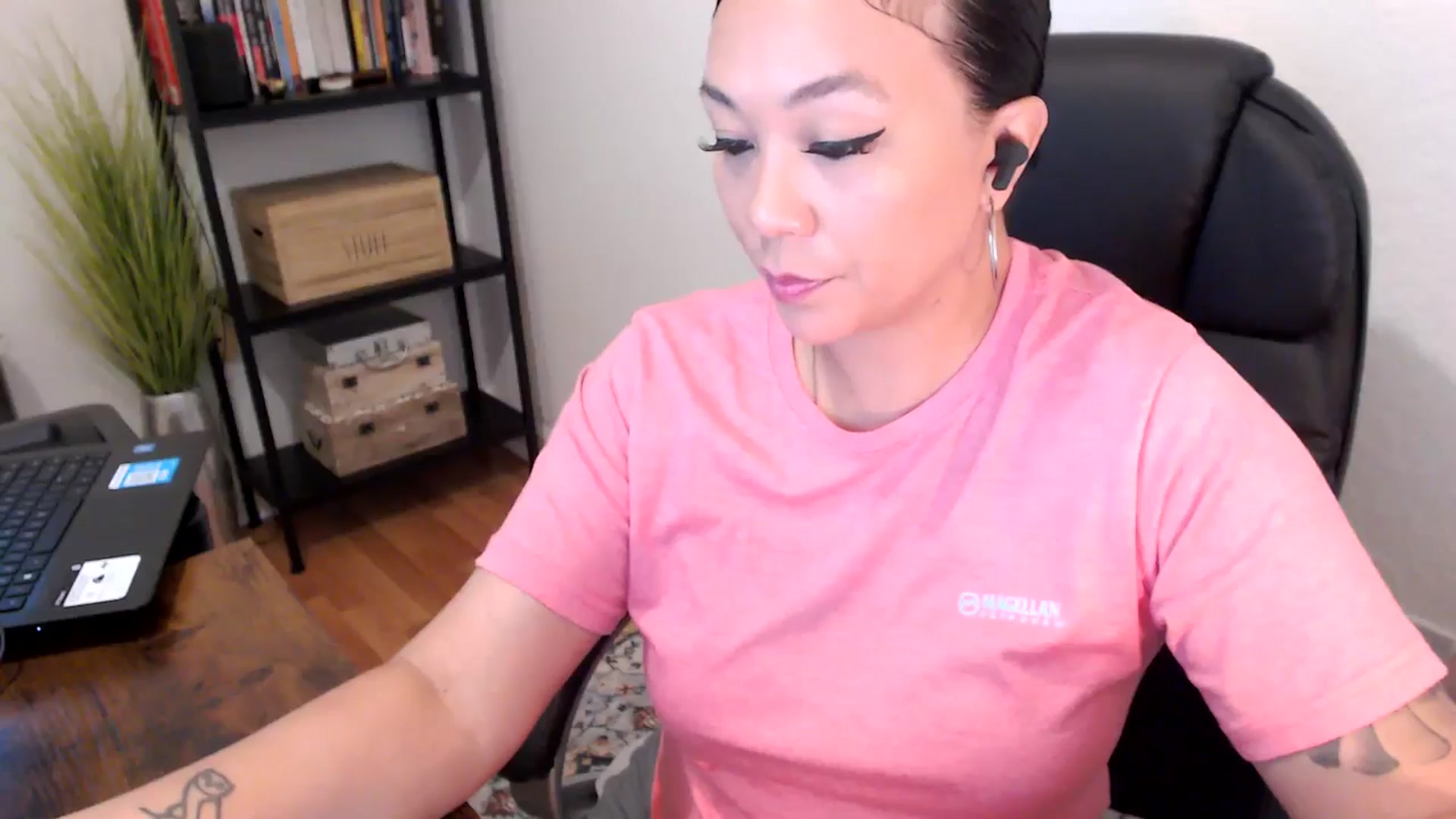 Gallery image thumbnail from MickaylaMoon's myfreecams stream on, 08/06/2024, 14:41 image 20 of 20