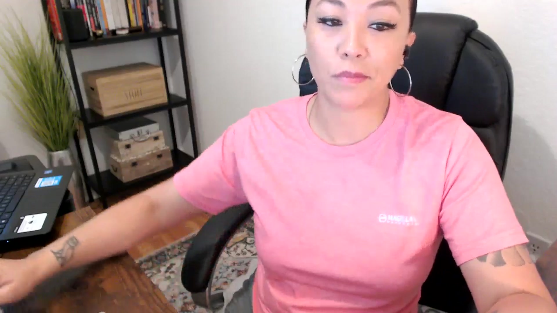 Gallery image thumbnail from MickaylaMoon's myfreecams stream on, 08/06/2024, 14:41 image 5 of 20
