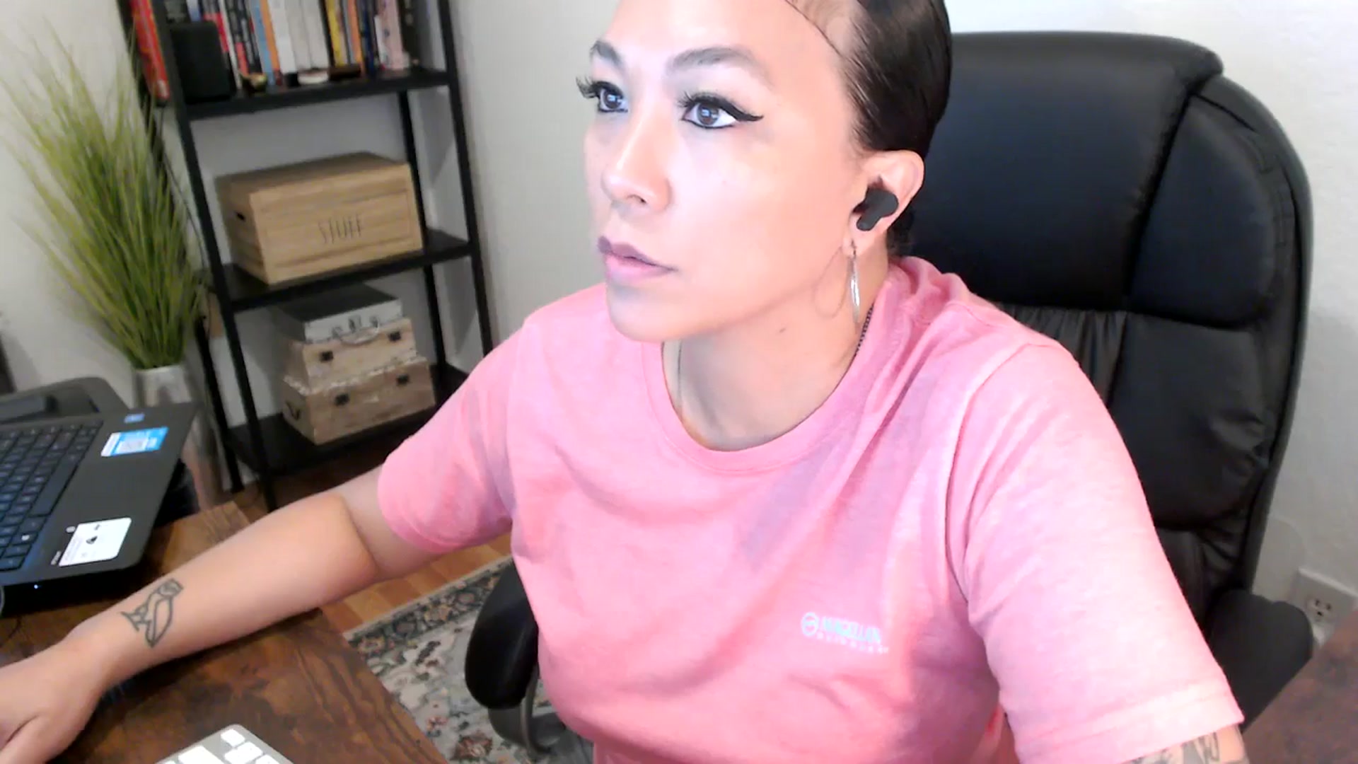 Gallery image thumbnail from MickaylaMoon's myfreecams stream on, 08/06/2024, 14:41 image 11 of 20