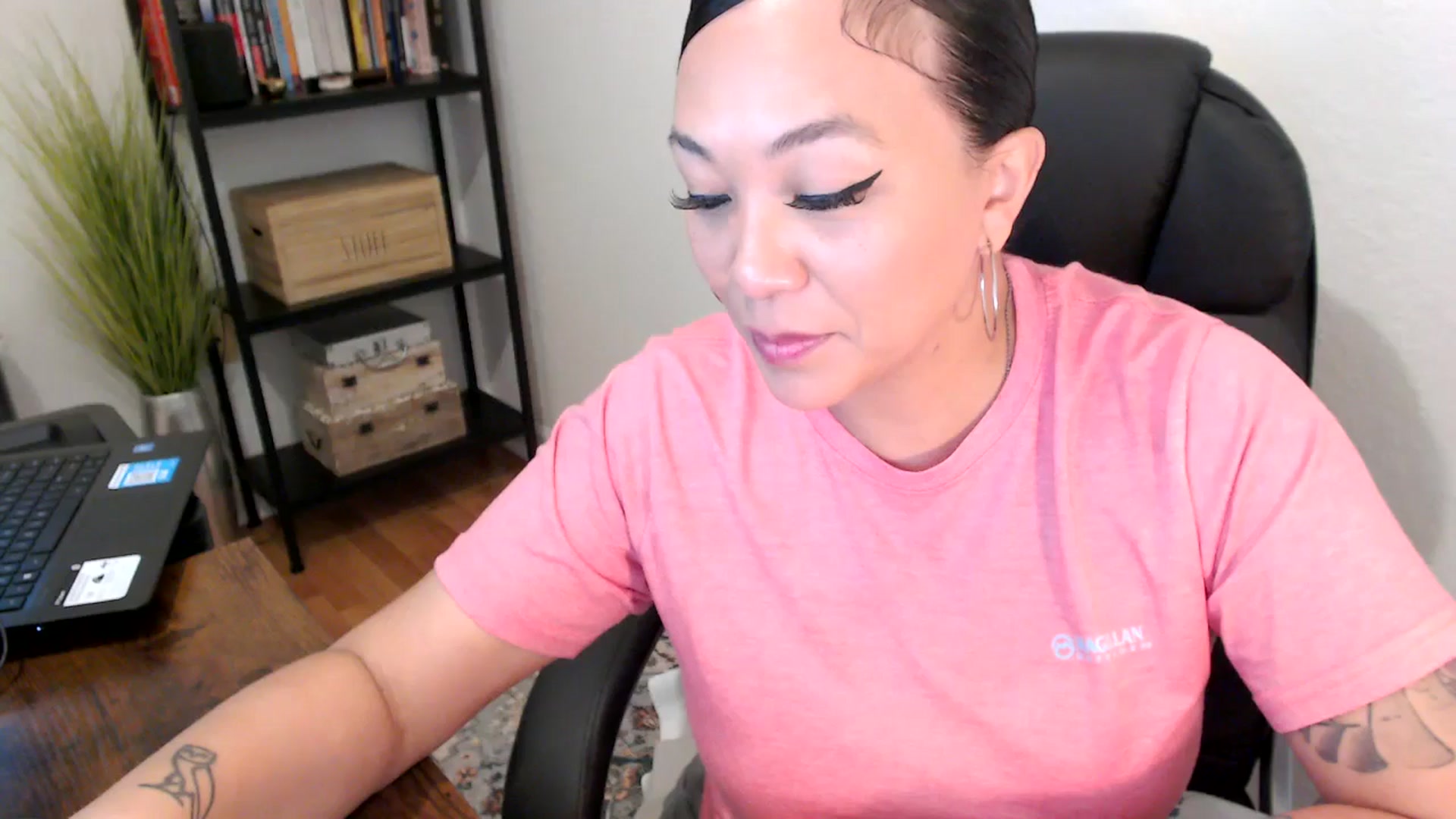 Gallery image thumbnail from MickaylaMoon's myfreecams stream on, 08/06/2024, 16:04 image 20 of 20