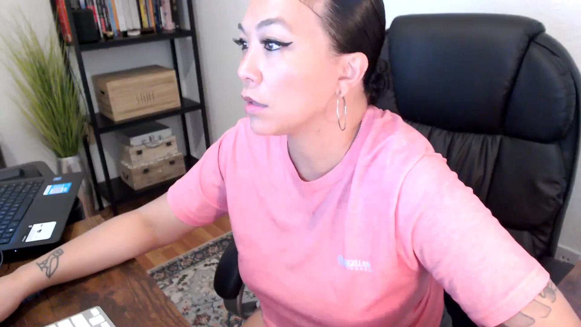 Gallery image thumbnail from MickaylaMoon's myfreecams stream on, 08/06/2024, 16:04 image 14 of 20