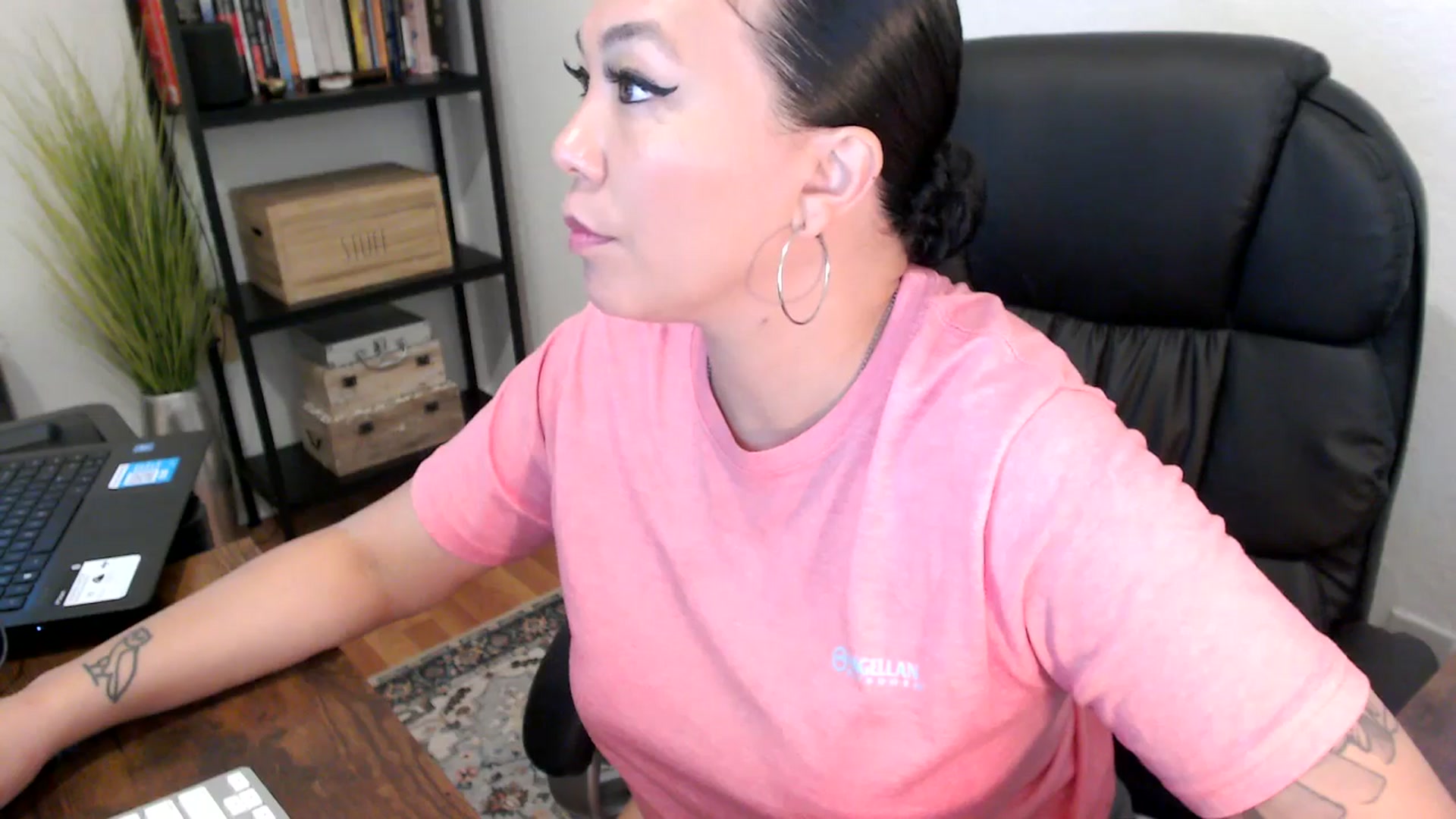 Gallery image thumbnail from MickaylaMoon's myfreecams stream on, 08/06/2024, 16:04 image 13 of 20