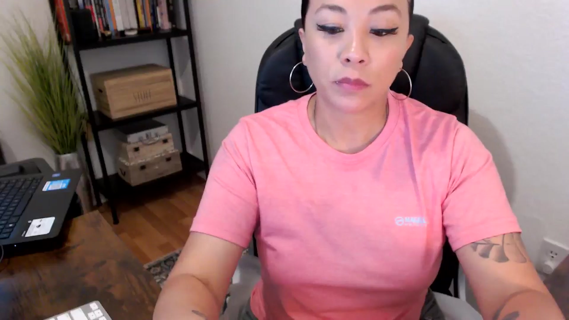 Gallery image thumbnail from MickaylaMoon's myfreecams stream on, 08/06/2024, 16:45 image 6 of 20