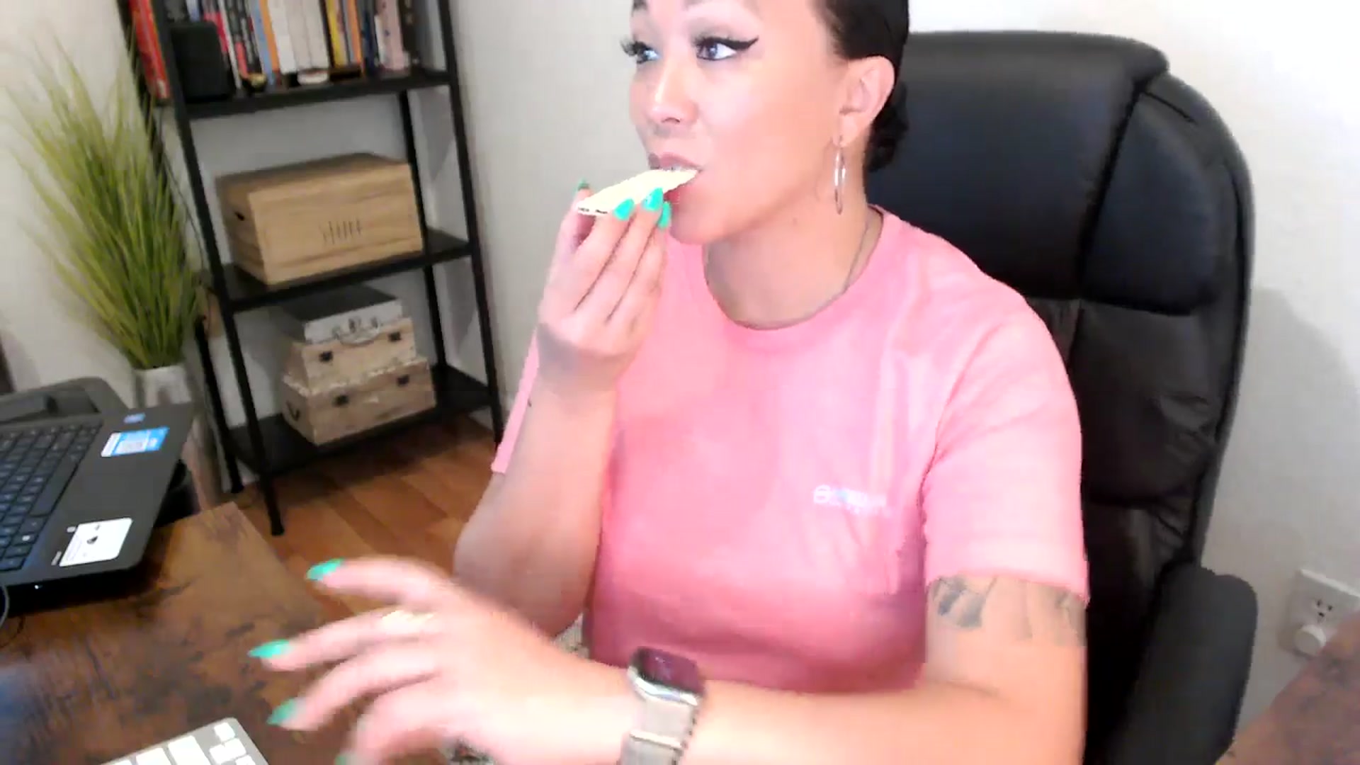 Gallery image thumbnail from MickaylaMoon's myfreecams stream on, 08/06/2024, 16:45 image 3 of 20