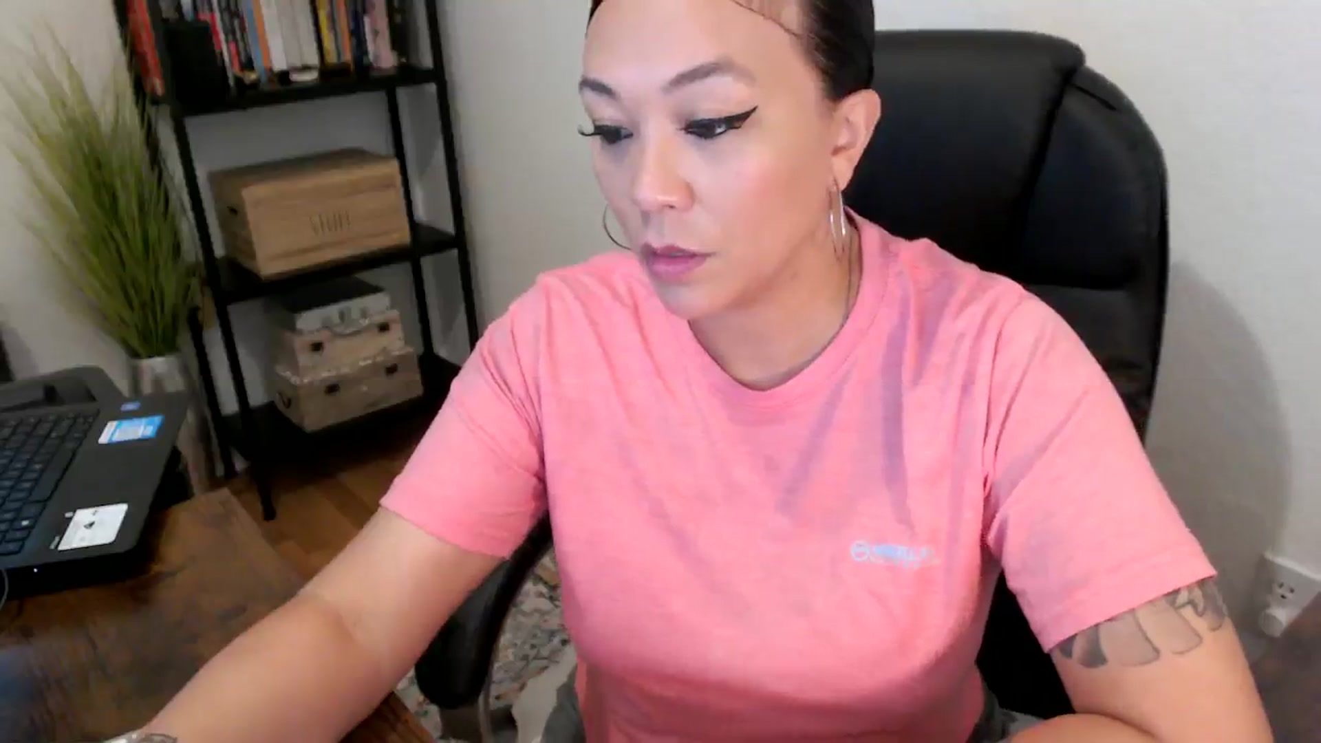 Gallery image thumbnail from MickaylaMoon's myfreecams stream on, 08/06/2024, 16:45 image 7 of 20
