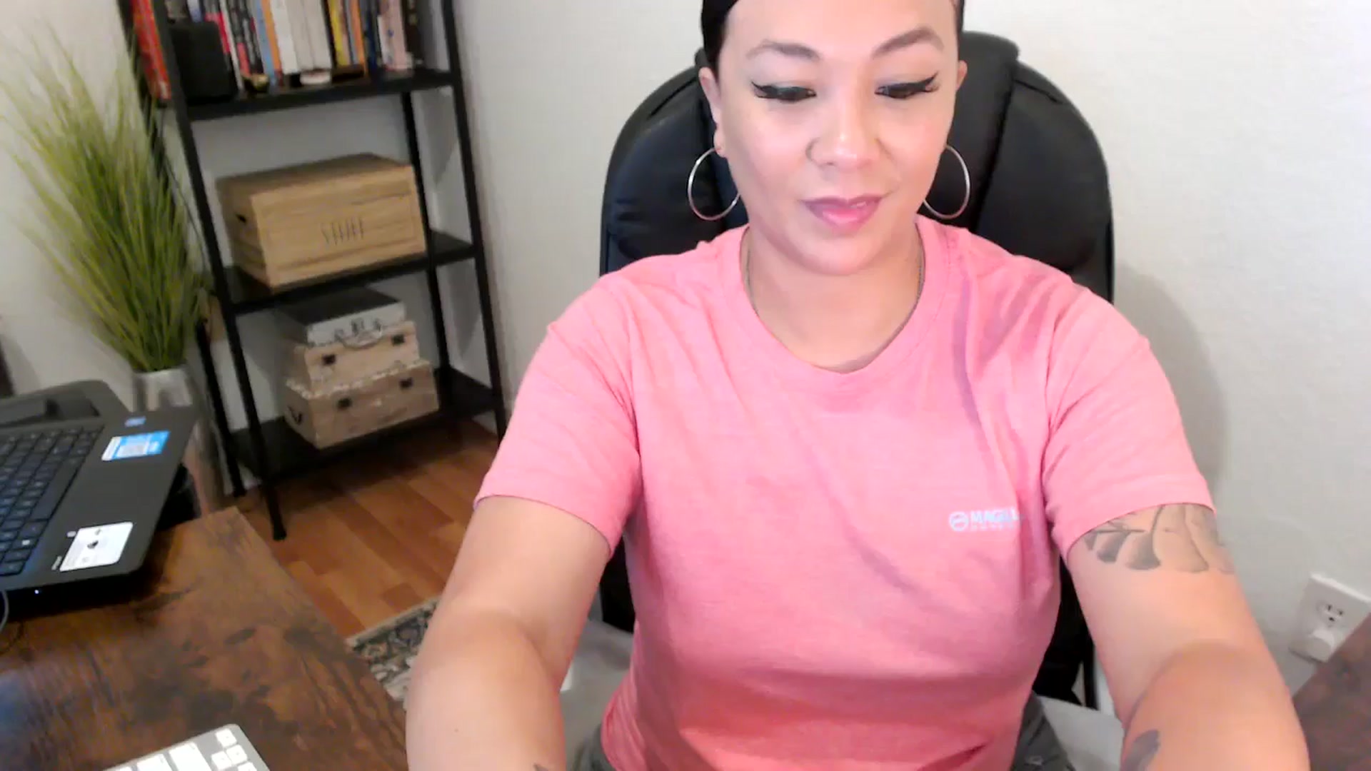 Gallery image thumbnail from MickaylaMoon's myfreecams stream on, 08/06/2024, 16:45 image 13 of 20