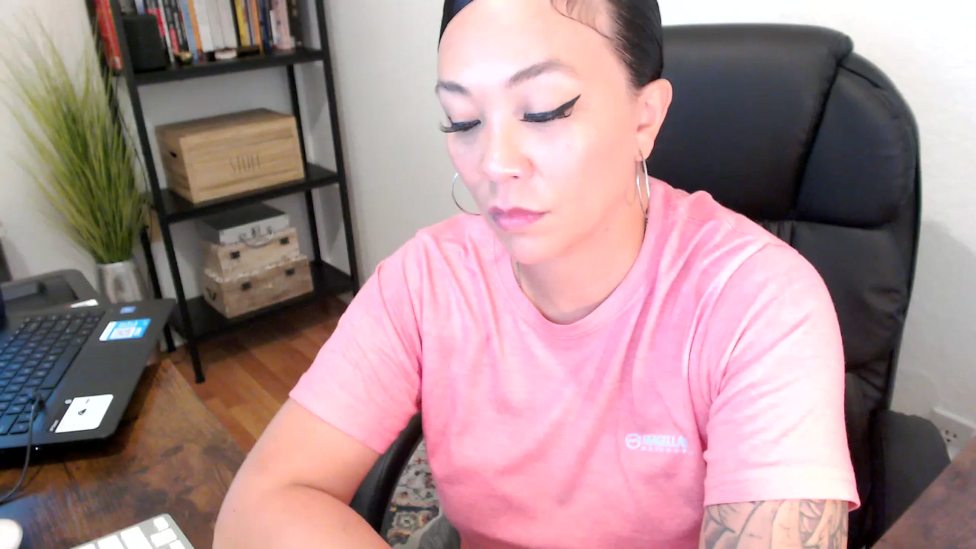 Gallery image thumbnail from MickaylaMoon's myfreecams stream on, 08/06/2024, 17:08 image 13 of 20