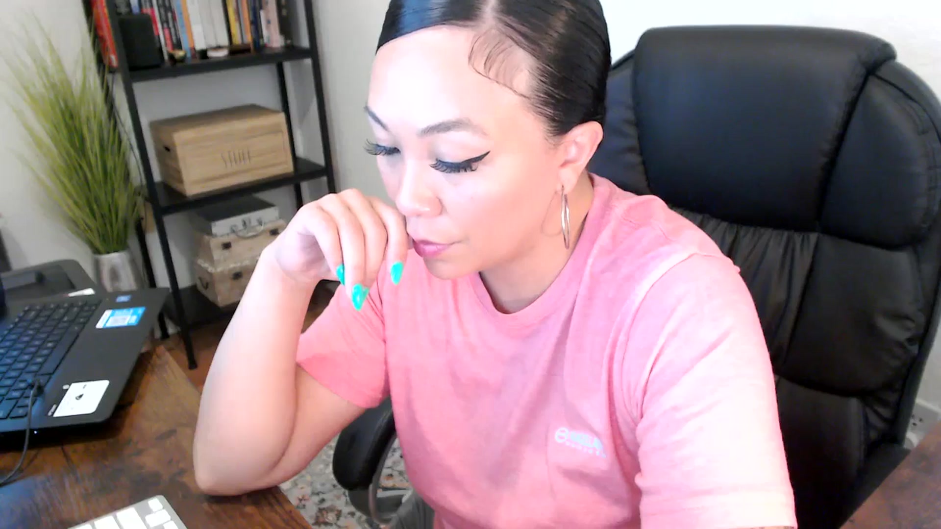 Gallery image thumbnail from MickaylaMoon's myfreecams stream on, 08/06/2024, 17:08 image 7 of 20