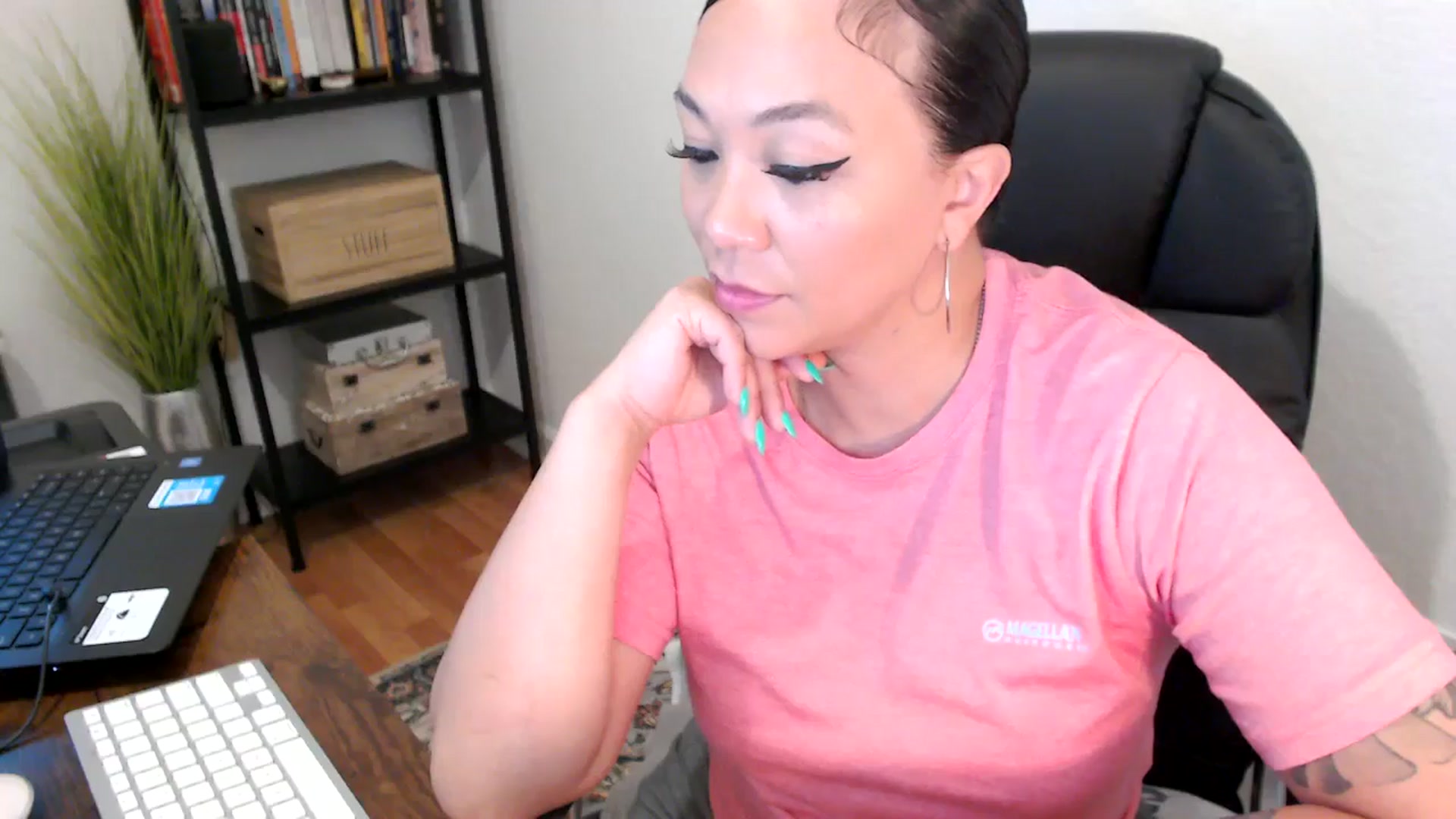 Gallery image thumbnail from MickaylaMoon's myfreecams stream on, 08/06/2024, 17:08 image 17 of 20