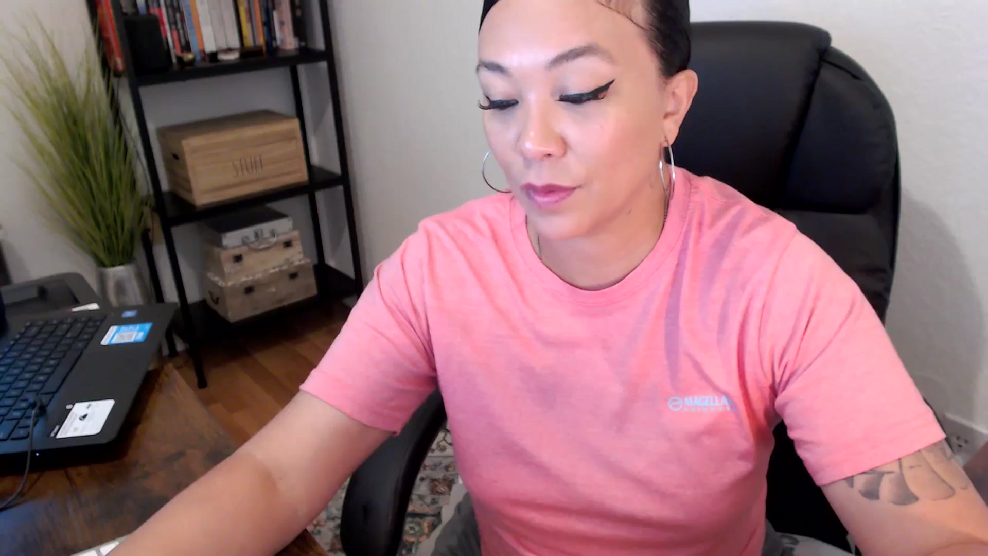Gallery image thumbnail from MickaylaMoon's myfreecams stream on, 08/06/2024, 17:08 image 3 of 20