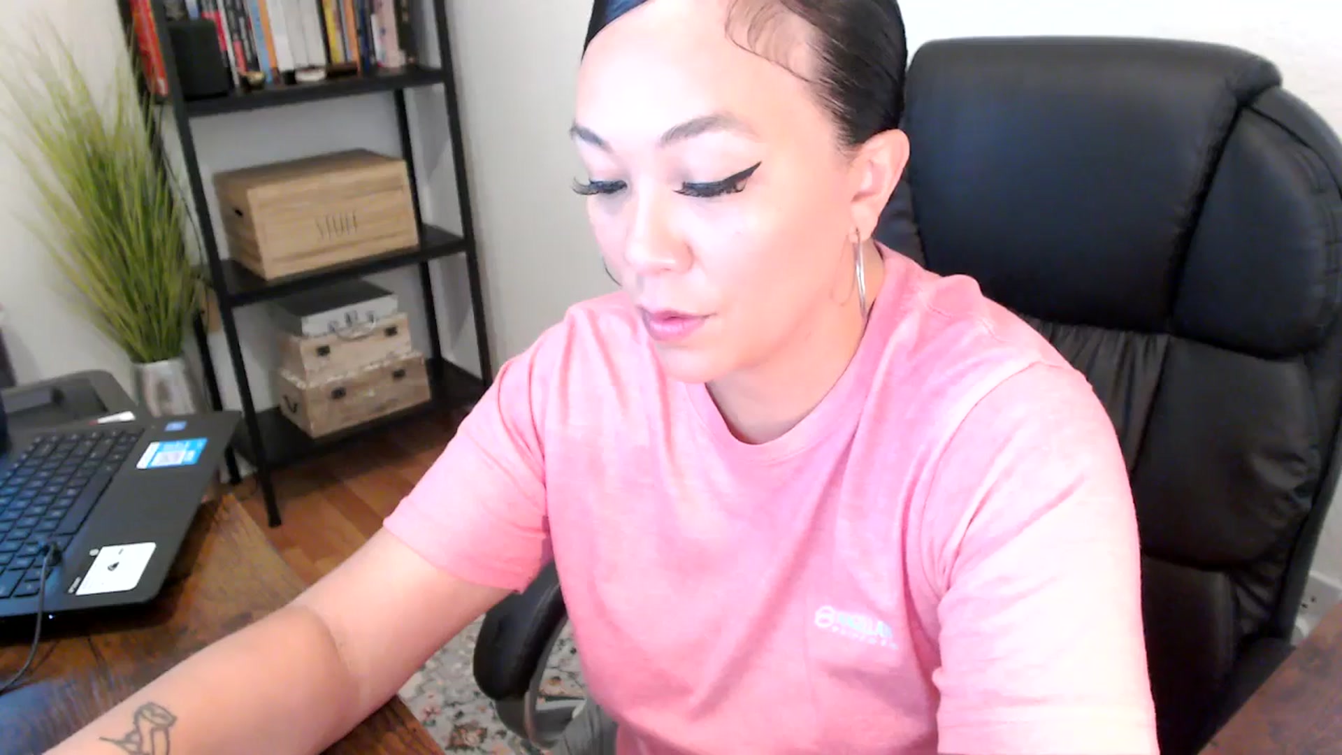 Gallery image thumbnail from MickaylaMoon's myfreecams stream on, 08/06/2024, 17:08 image 5 of 20