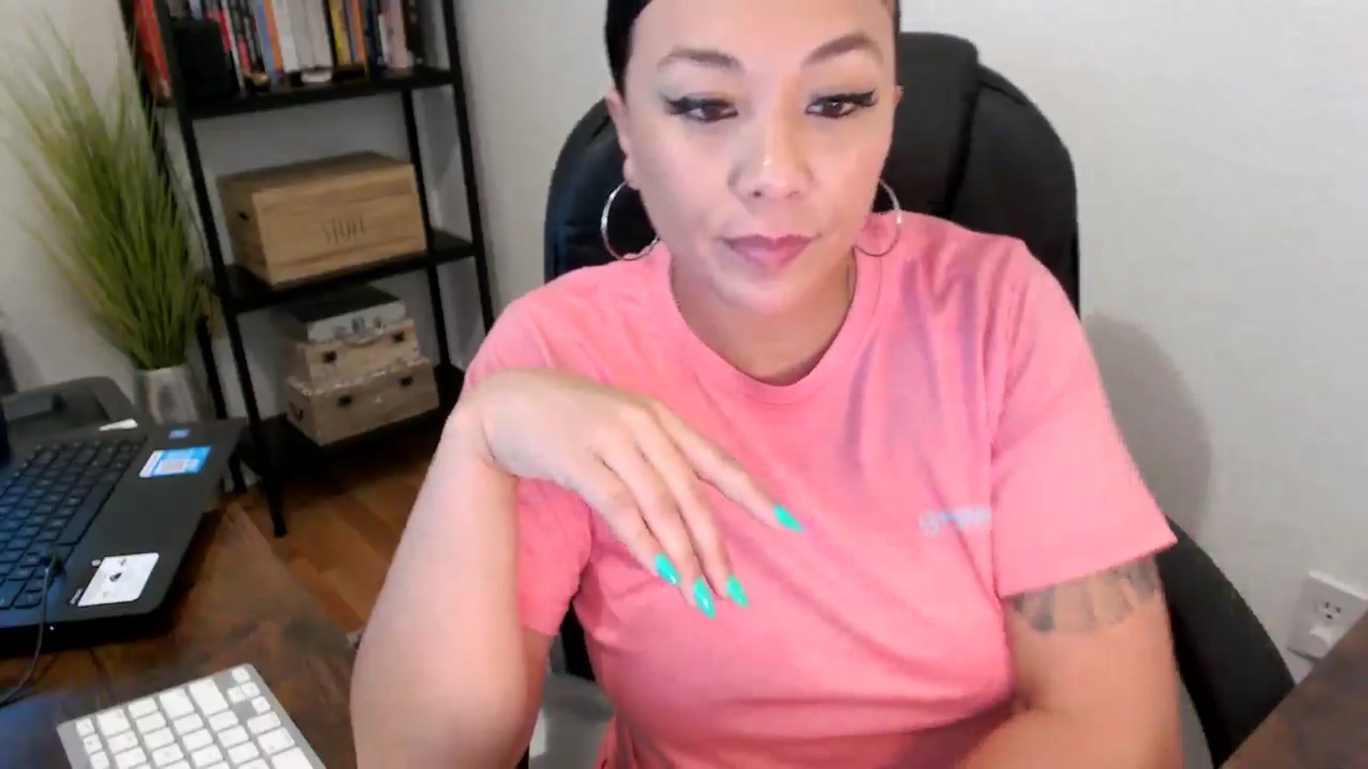 Gallery image thumbnail from MickaylaMoon's myfreecams stream on, 08/06/2024, 19:07 image 10 of 20