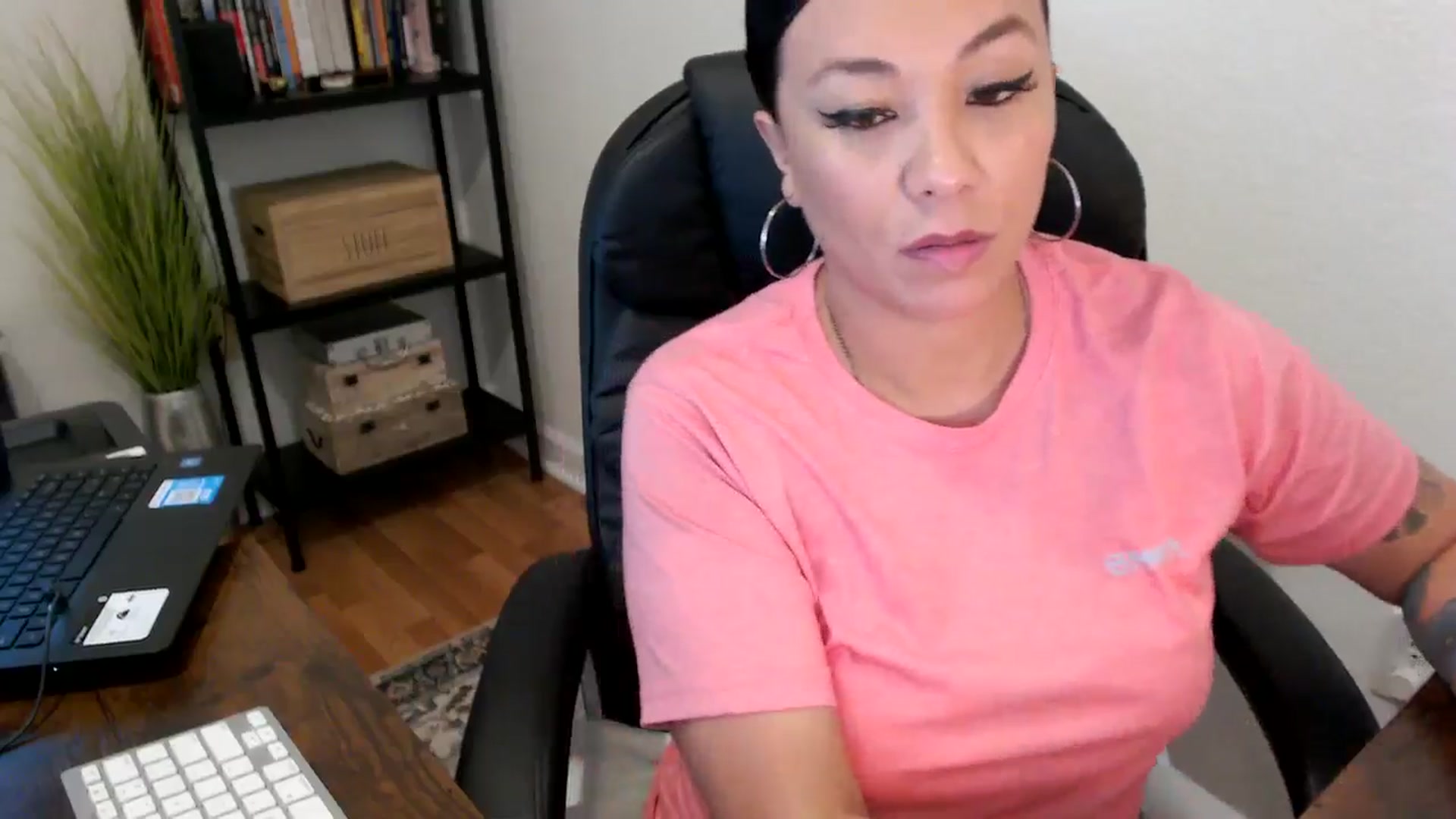 Gallery image thumbnail from MickaylaMoon's myfreecams stream on, 08/06/2024, 19:07 image 9 of 20