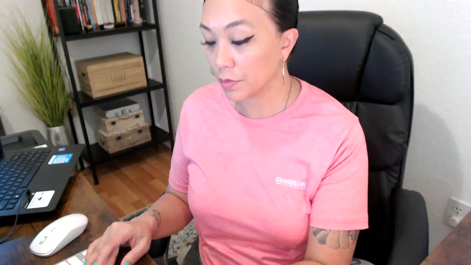 Gallery image thumbnail from MickaylaMoon's myfreecams stream on, 08/06/2024, 20:20 image 2 of 20