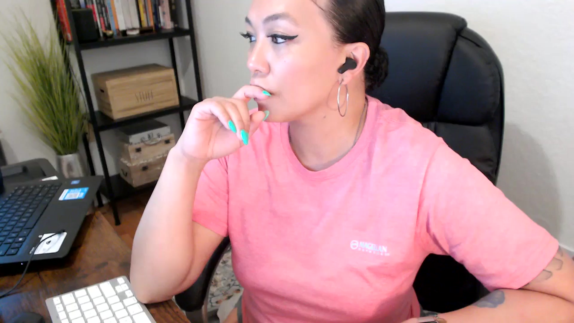 Gallery image thumbnail from MickaylaMoon's myfreecams stream on, 08/06/2024, 20:20 image 19 of 20