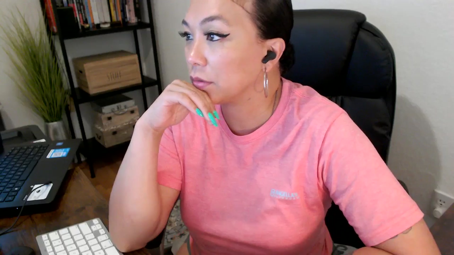 Gallery image thumbnail from MickaylaMoon's myfreecams stream on, 08/06/2024, 20:20 image 16 of 20