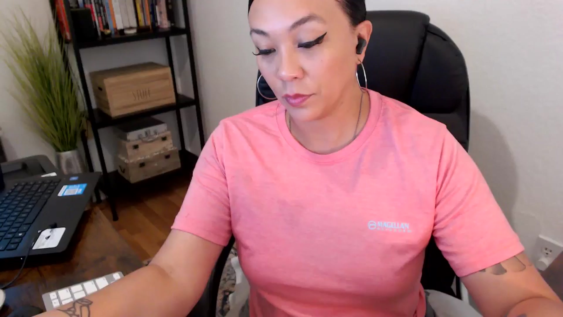 Gallery image thumbnail from MickaylaMoon's myfreecams stream on, 08/06/2024, 21:03 image 1 of 20