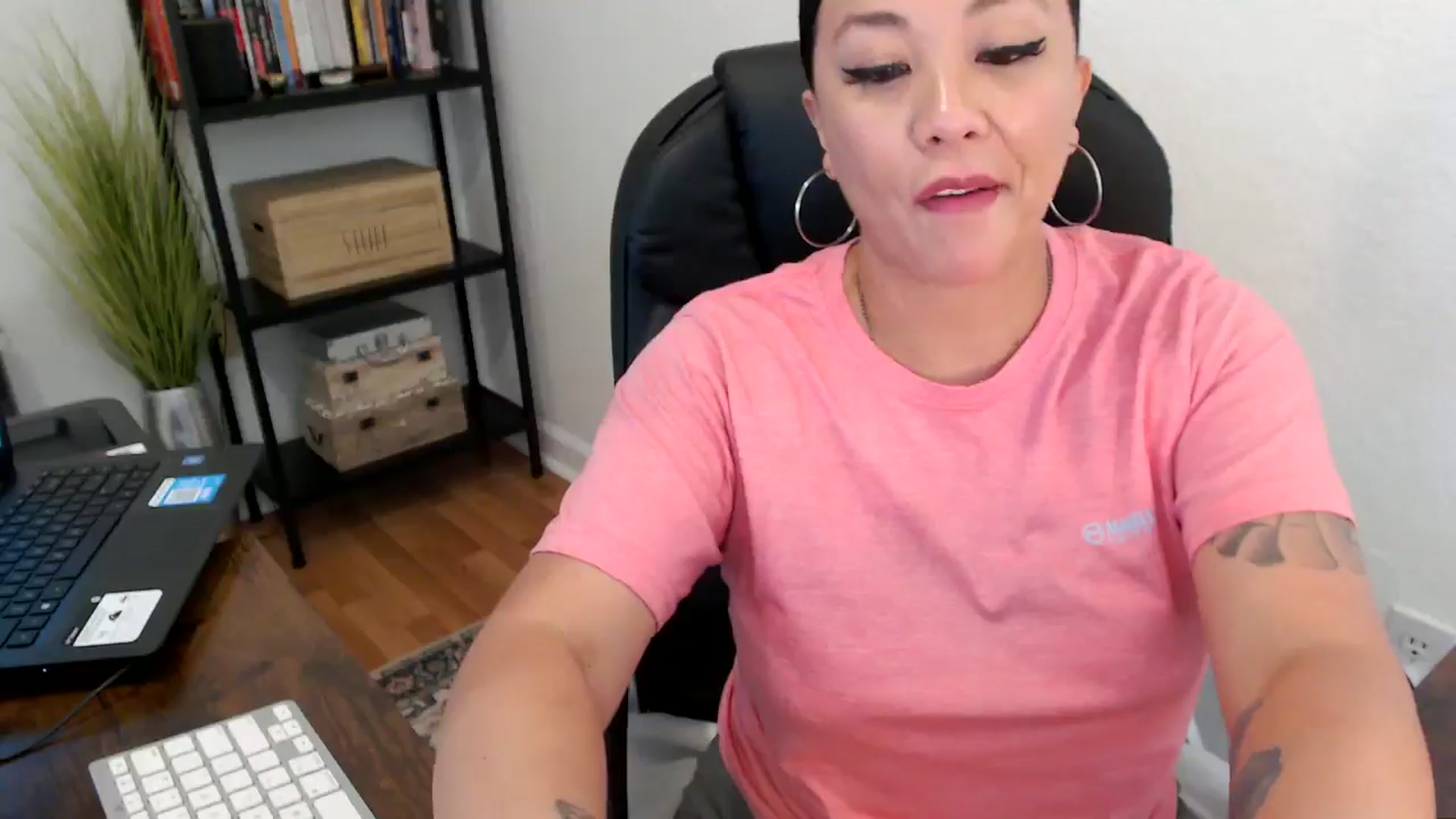 Gallery image thumbnail from MickaylaMoon's myfreecams stream on, 08/06/2024, 21:53 image 12 of 20