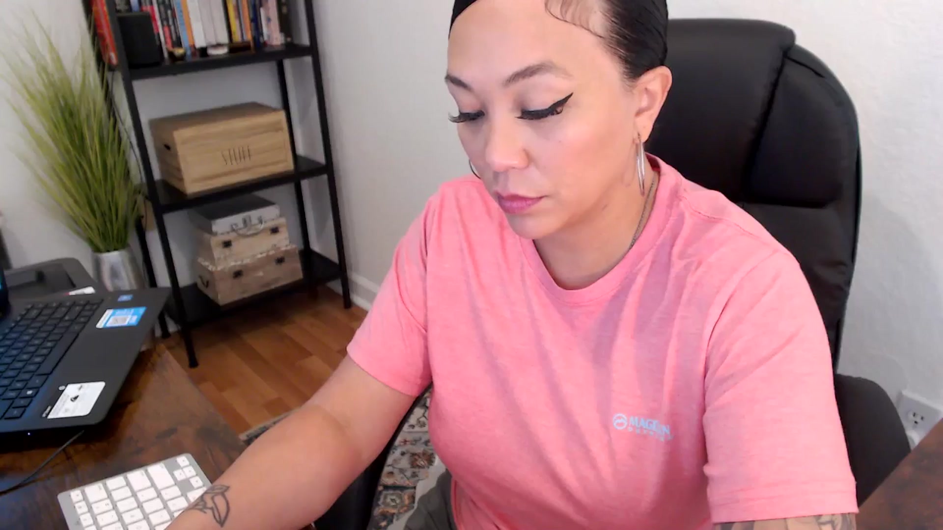 Gallery image thumbnail from MickaylaMoon's myfreecams stream on, 08/06/2024, 21:53 image 2 of 20