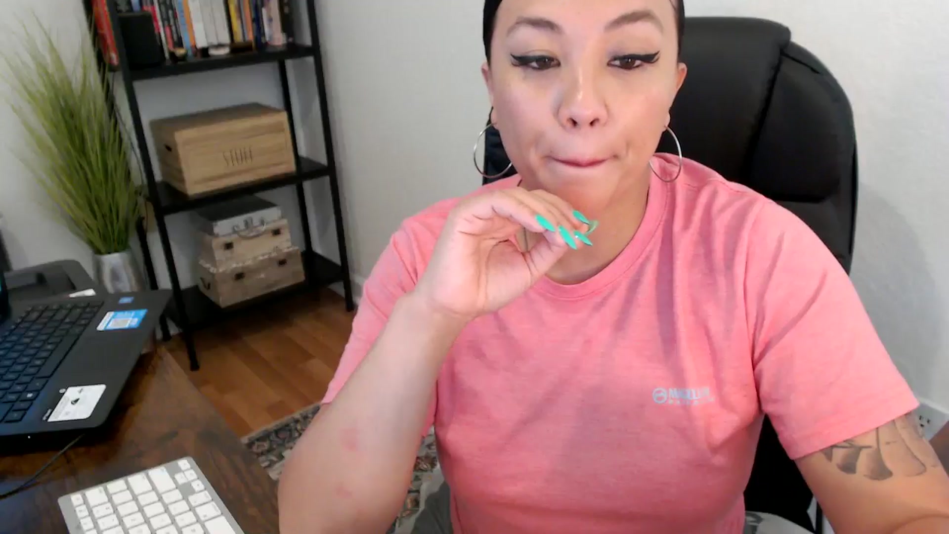 Gallery image thumbnail from MickaylaMoon's myfreecams stream on, 08/06/2024, 21:53 image 20 of 20