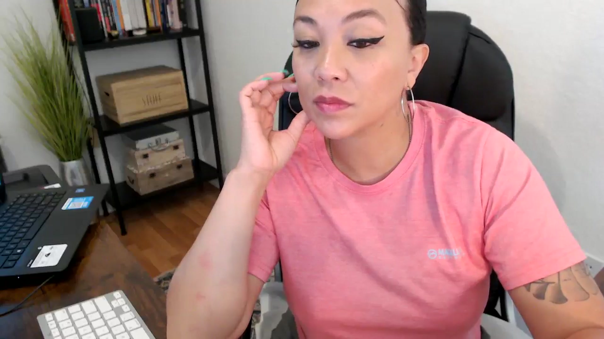 Gallery image thumbnail from MickaylaMoon's myfreecams stream on, 08/06/2024, 21:53 image 18 of 20