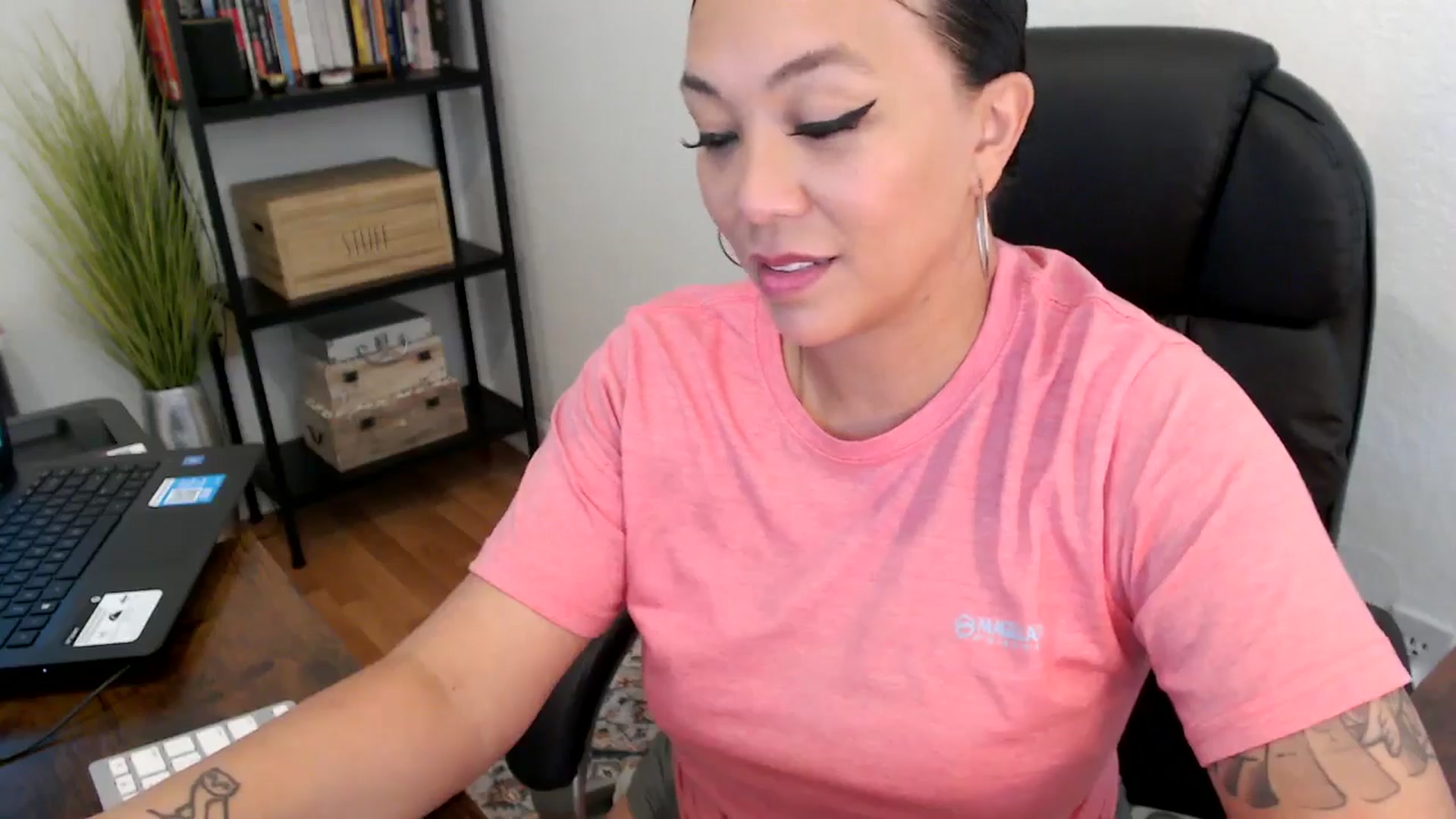 Gallery image thumbnail from MickaylaMoon's myfreecams stream on, 08/06/2024, 21:53 image 14 of 20