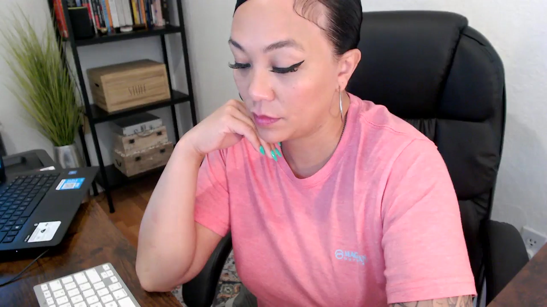 Gallery image thumbnail from MickaylaMoon's myfreecams stream on, 08/06/2024, 21:53 image 6 of 20