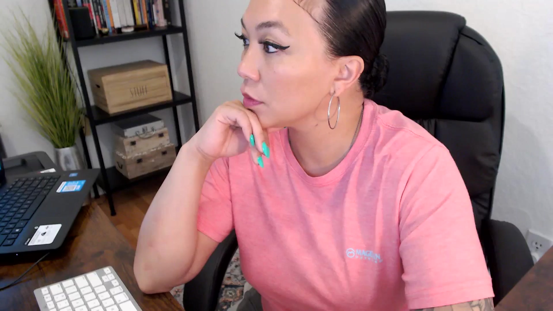 Gallery image thumbnail from MickaylaMoon's myfreecams stream on, 08/06/2024, 21:53 image 3 of 20
