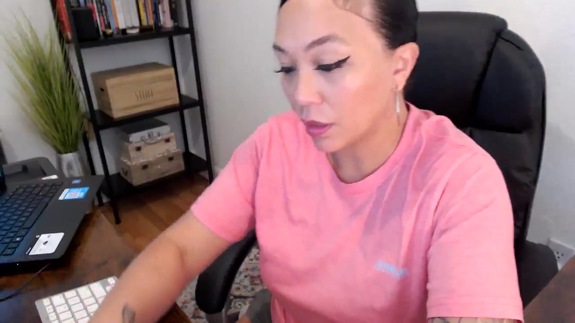 Gallery image thumbnail from MickaylaMoon's myfreecams stream on, 08/06/2024, 21:53 image 7 of 20