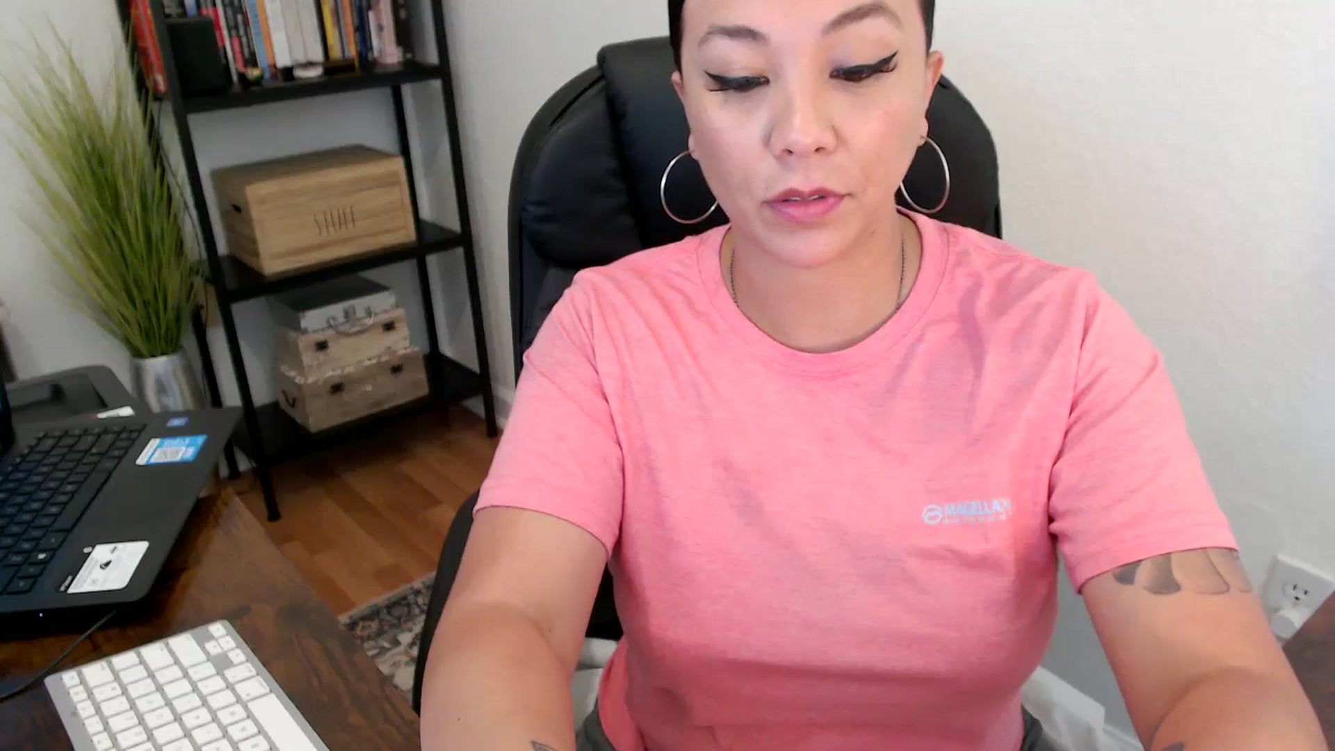 Gallery image thumbnail from MickaylaMoon's myfreecams stream on, 08/06/2024, 22:20 image 13 of 20