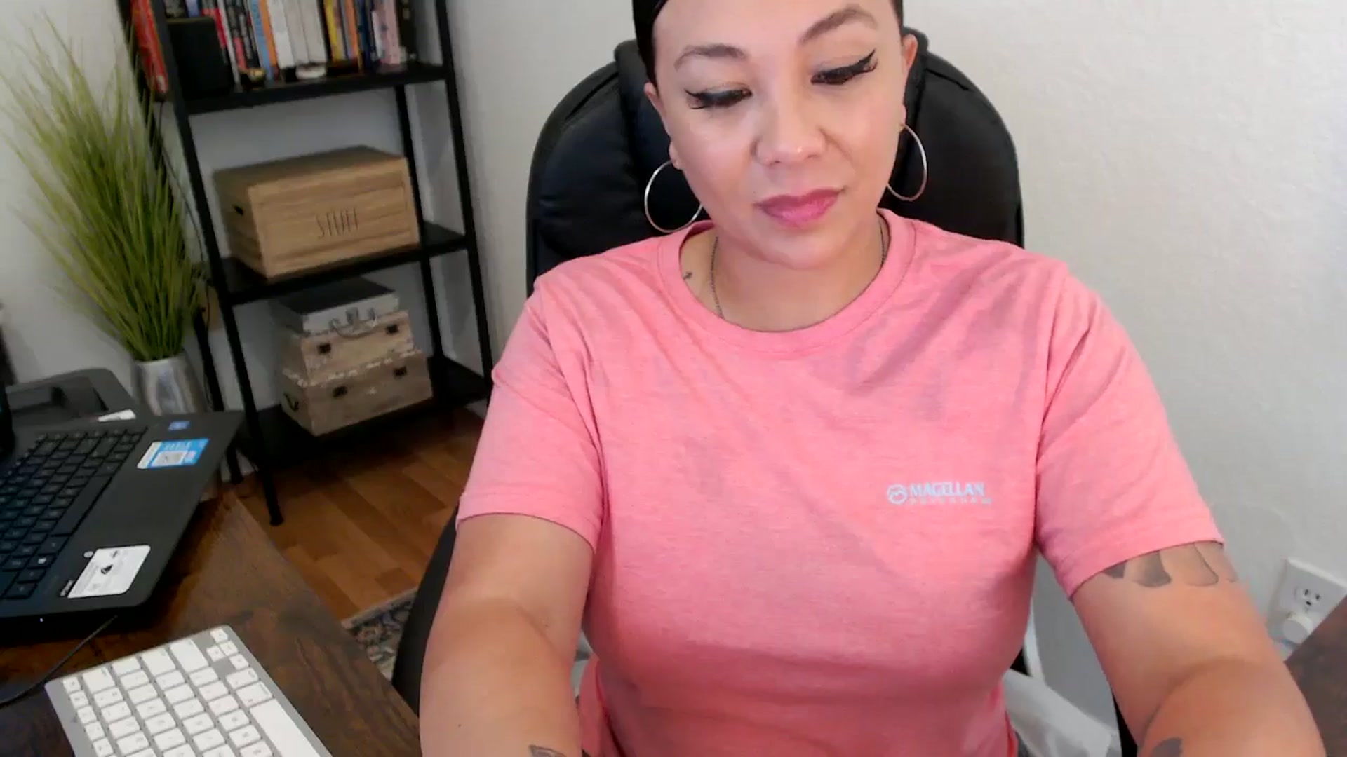 Gallery image thumbnail from MickaylaMoon's myfreecams stream on, 08/06/2024, 22:20 image 18 of 20